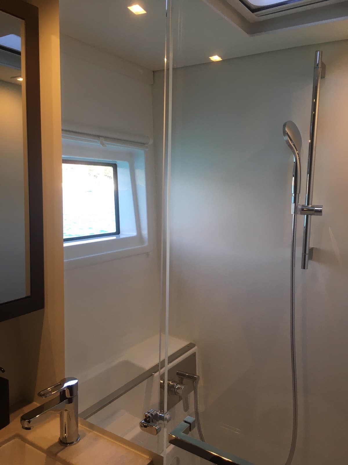 Lagoon 46  - photo 6