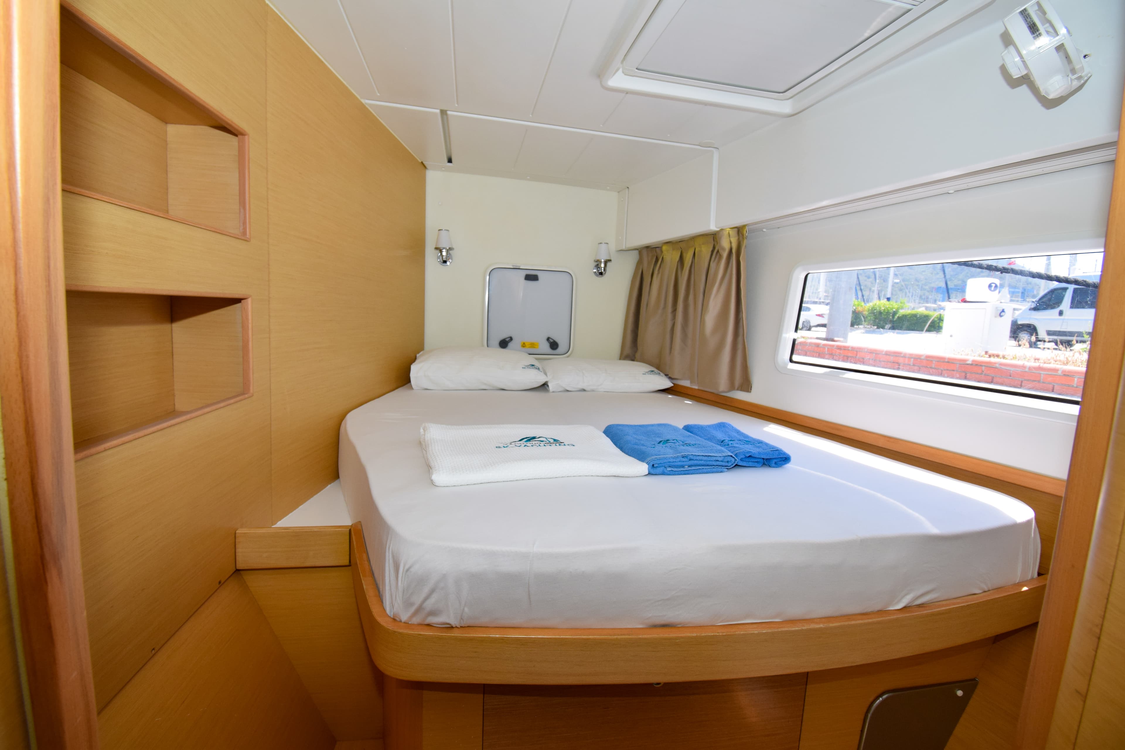 Lagoon 42 - photo 10