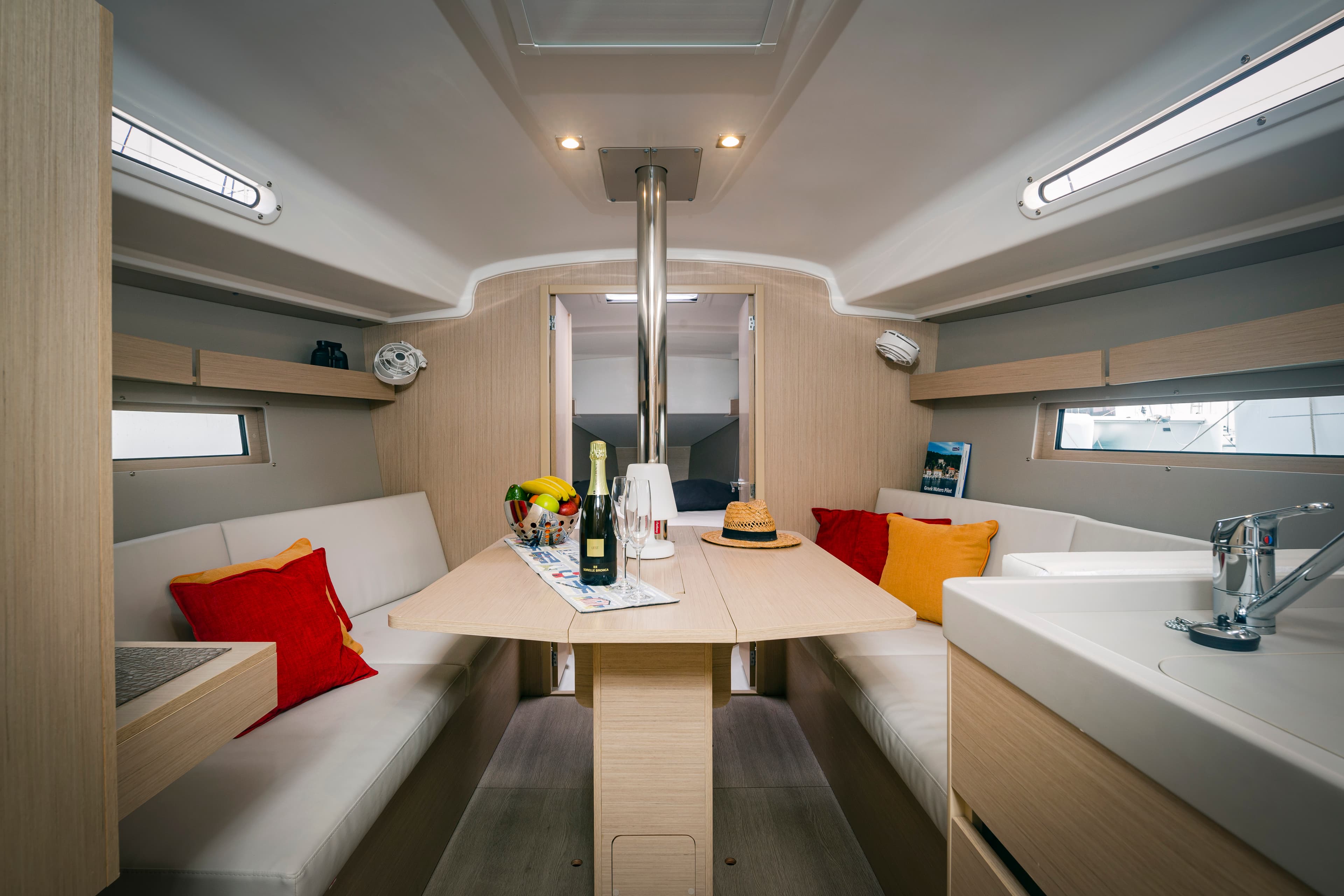 Oceanis 34.1 - photo 20