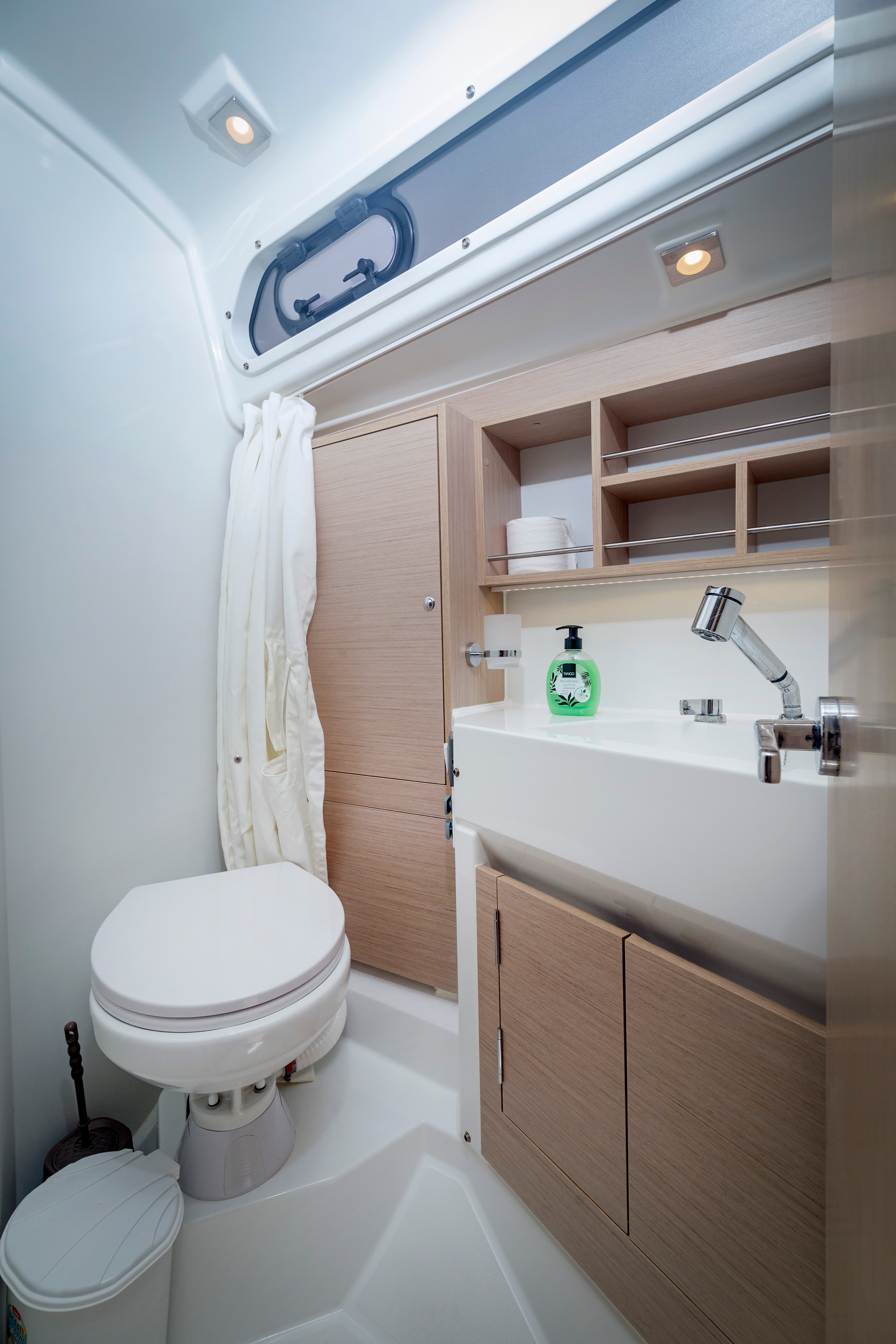 Oceanis 34.1 - photo 25