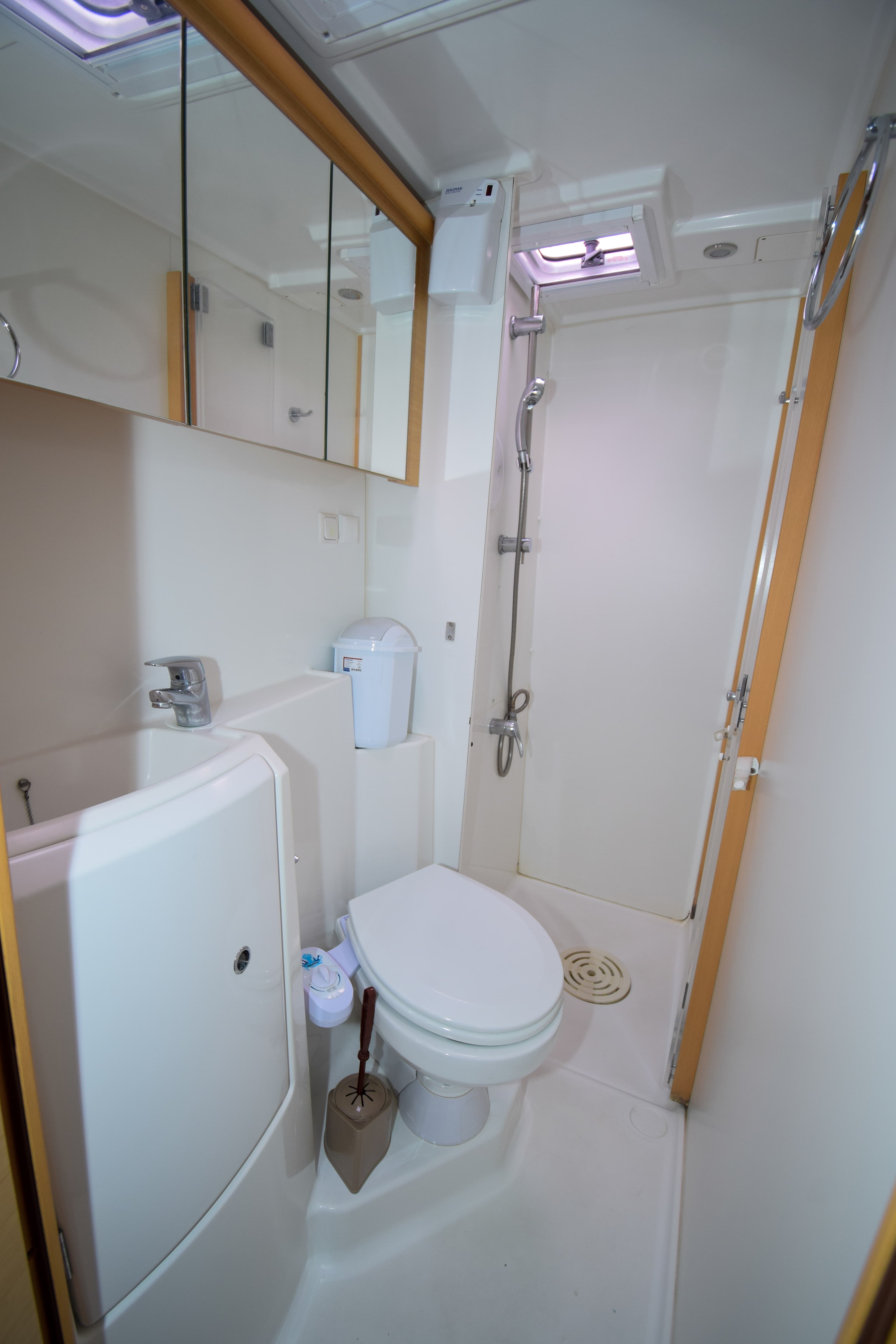 Lagoon 421 - photo 17