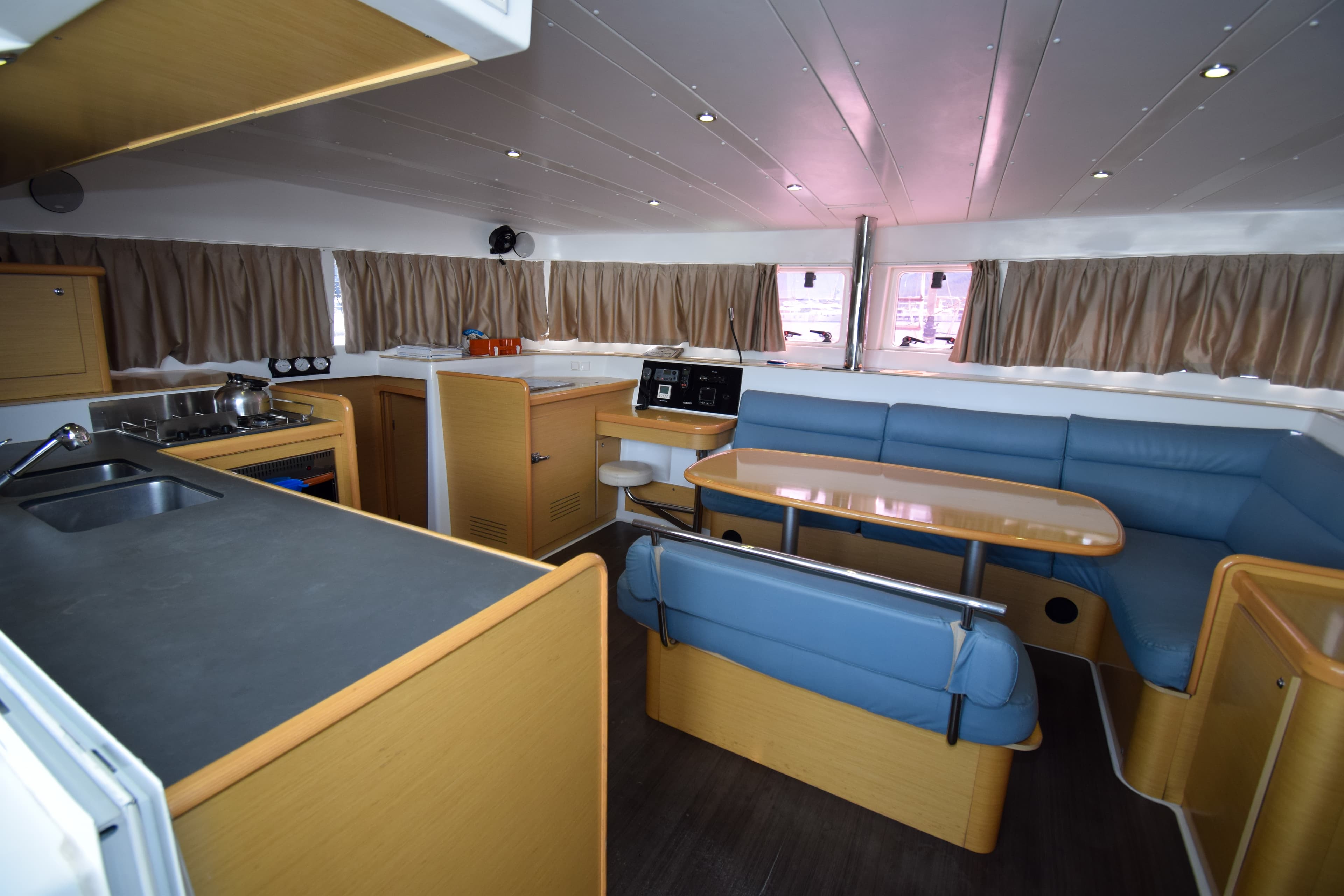 Lagoon 421 - photo 39