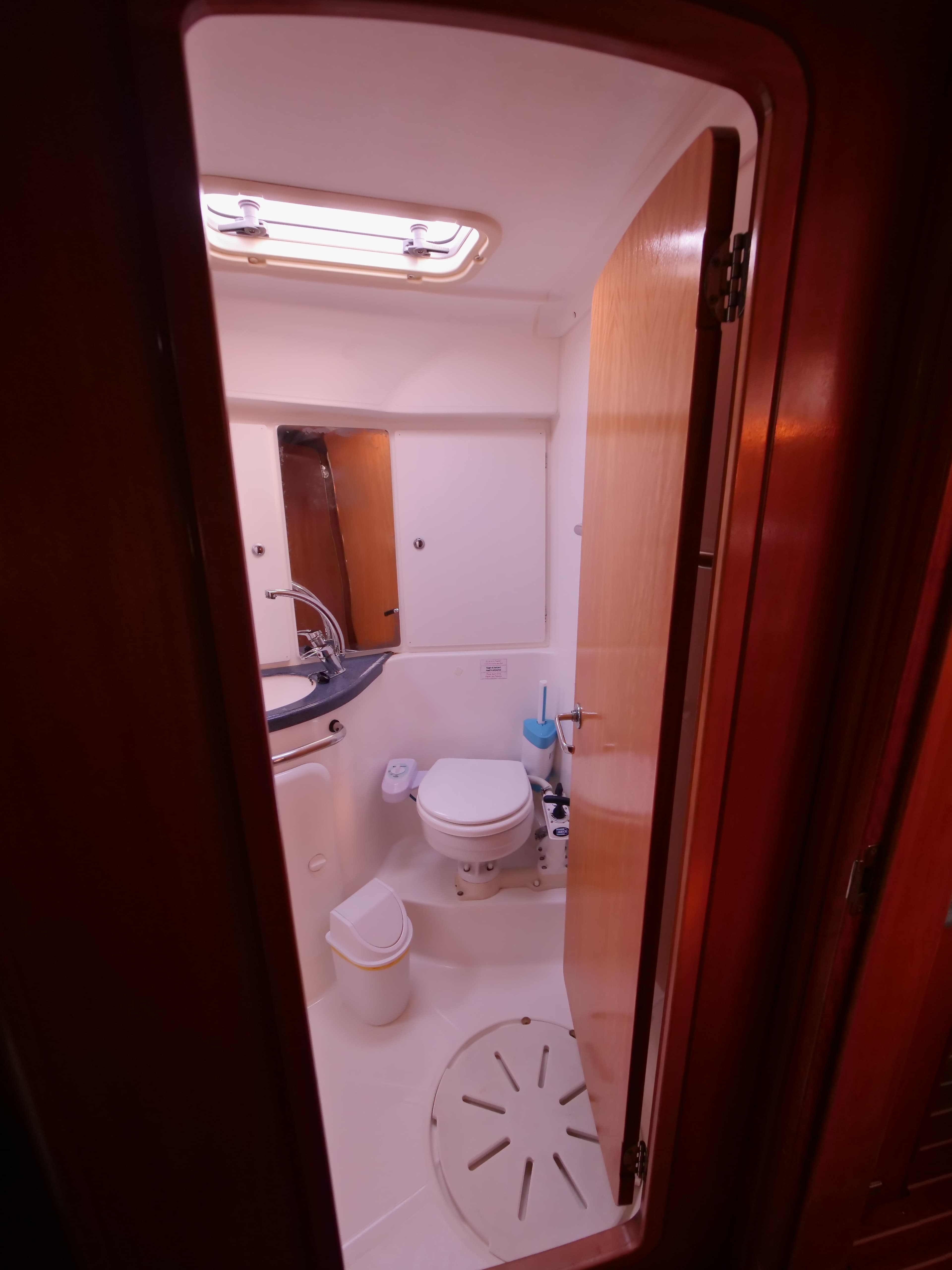 Bavaria 42 - photo 6