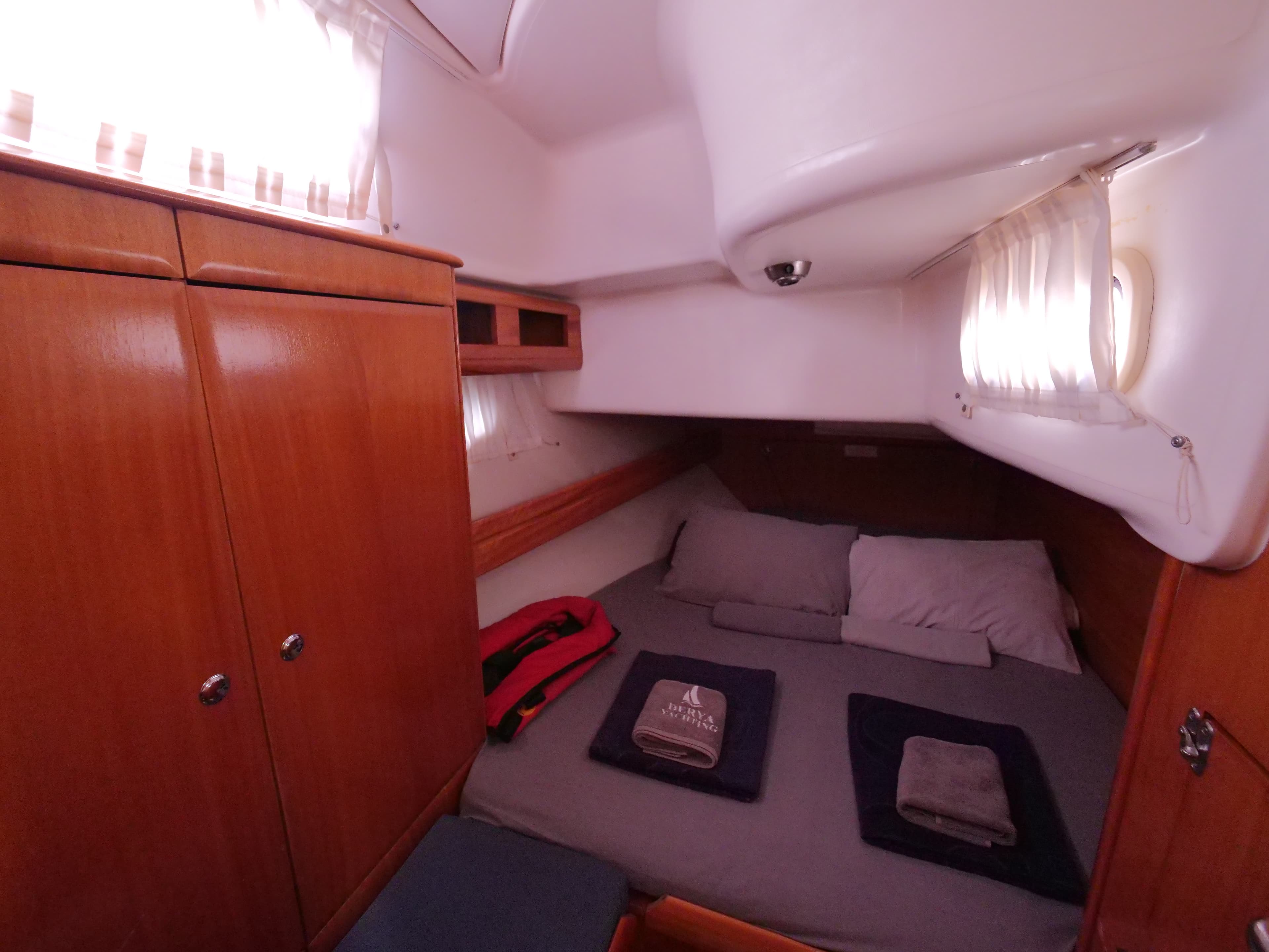 Bavaria 42 - photo 13