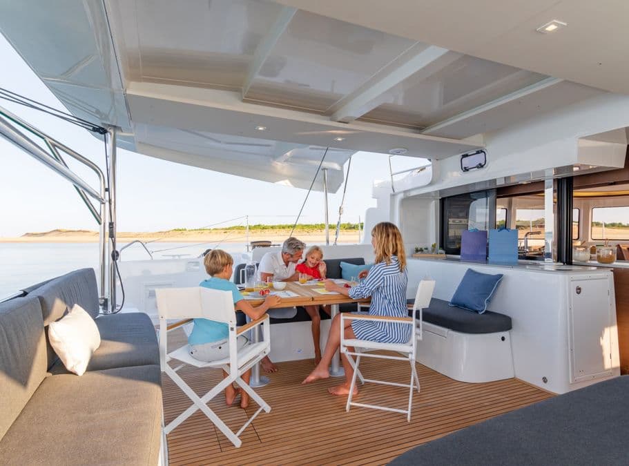 Lagoon 46  - photo 4