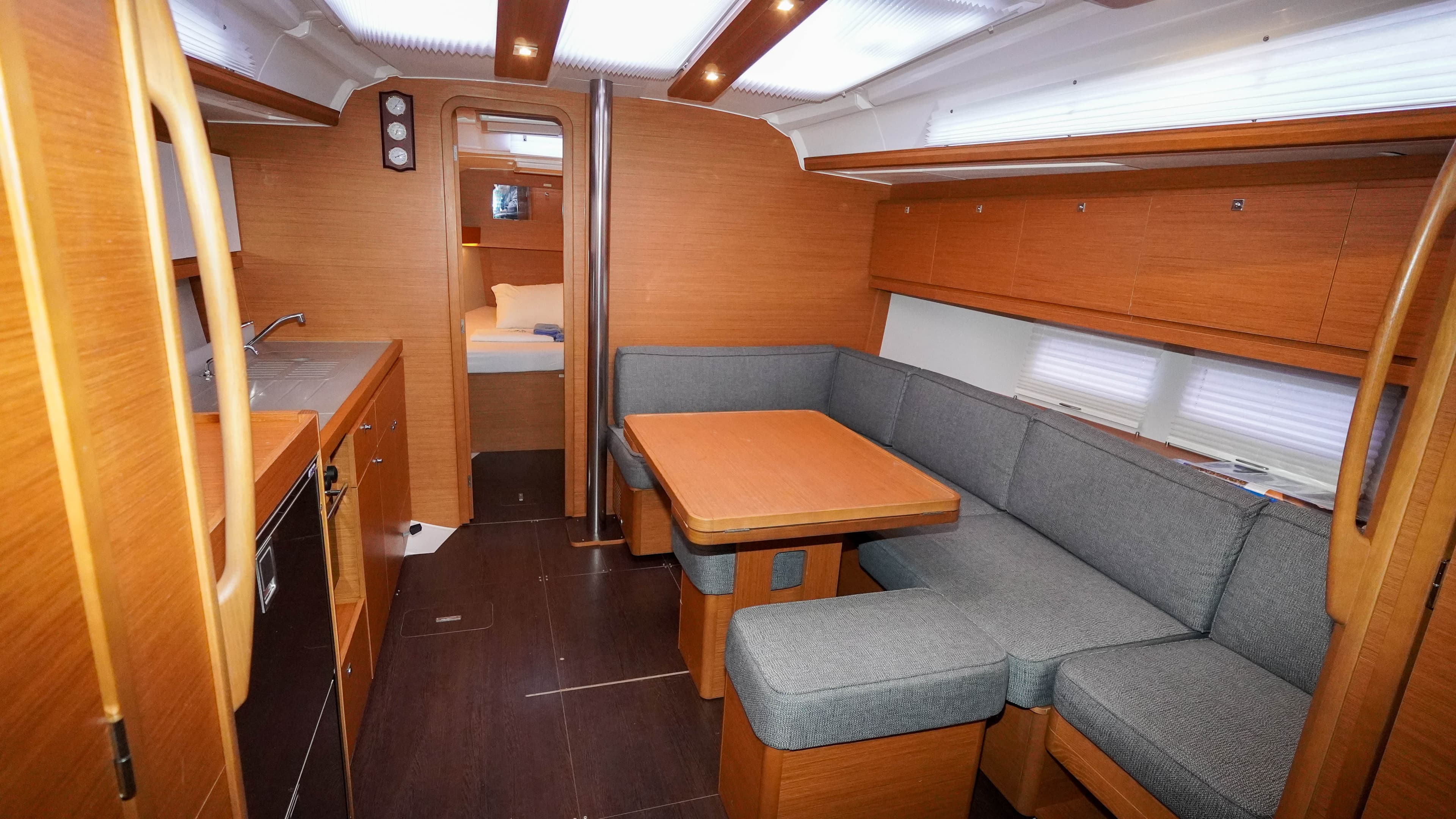 Dufour 390 - photo 34