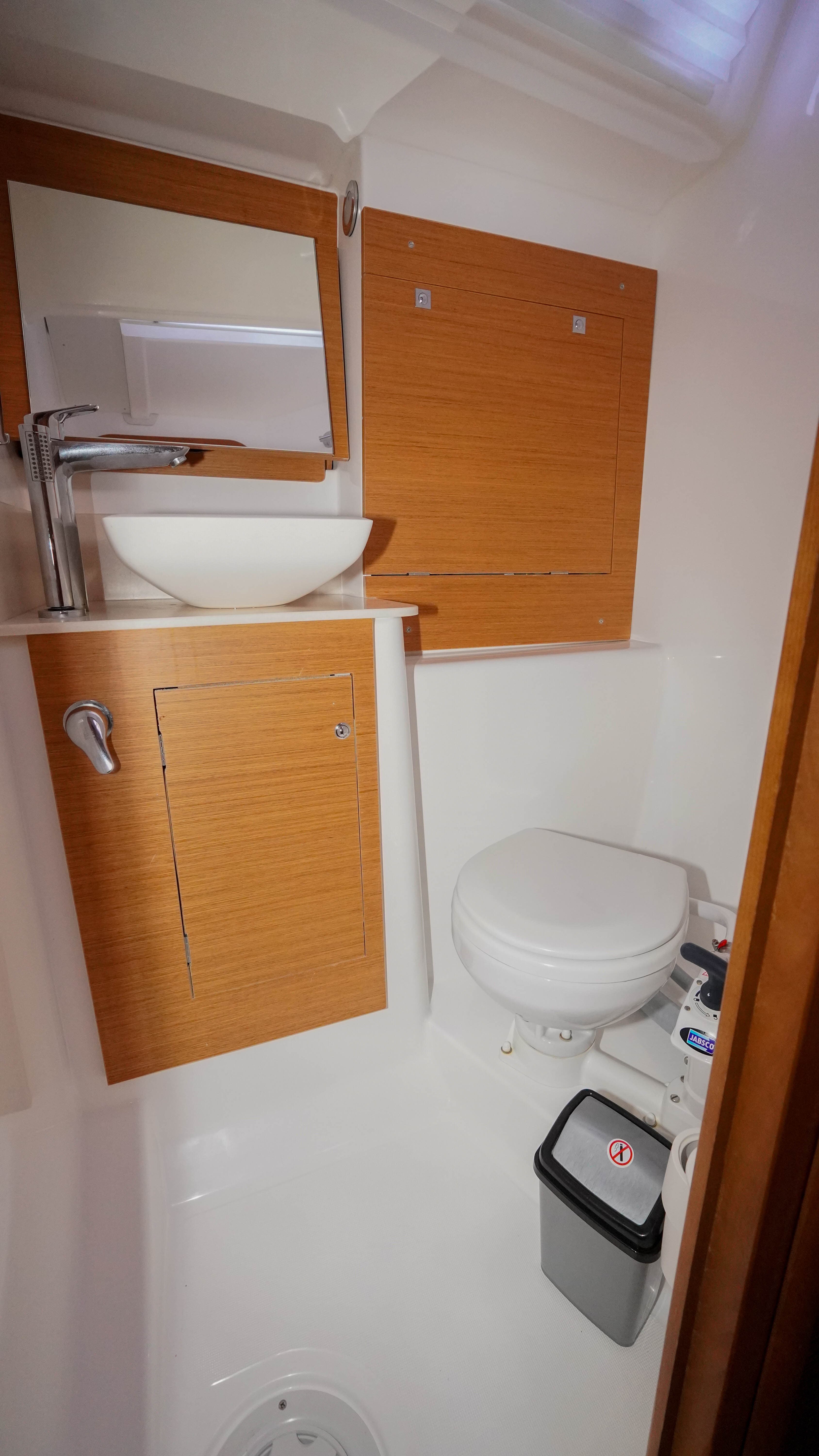 Dufour 390 - photo 18