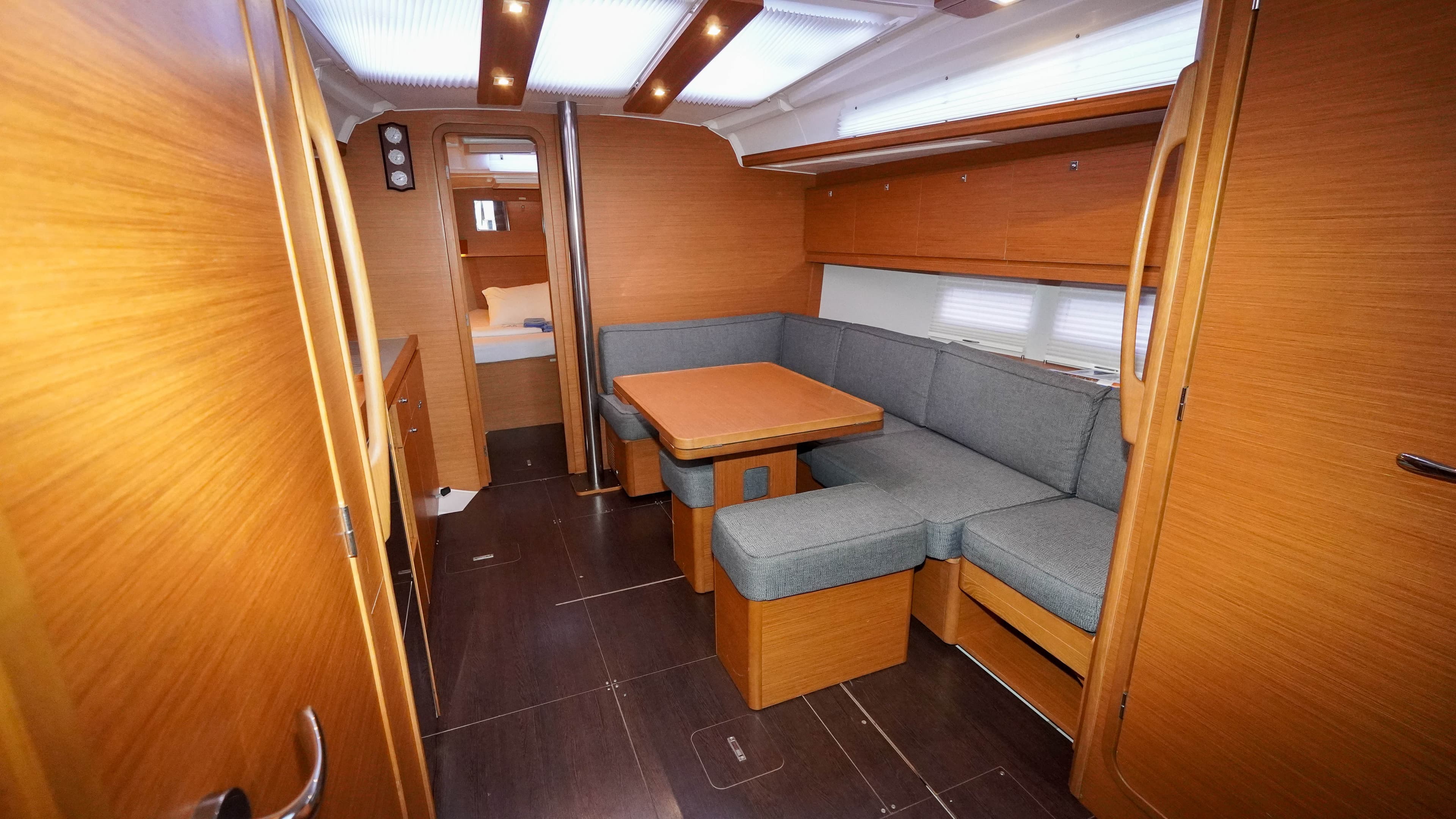 Dufour 390 - photo 19