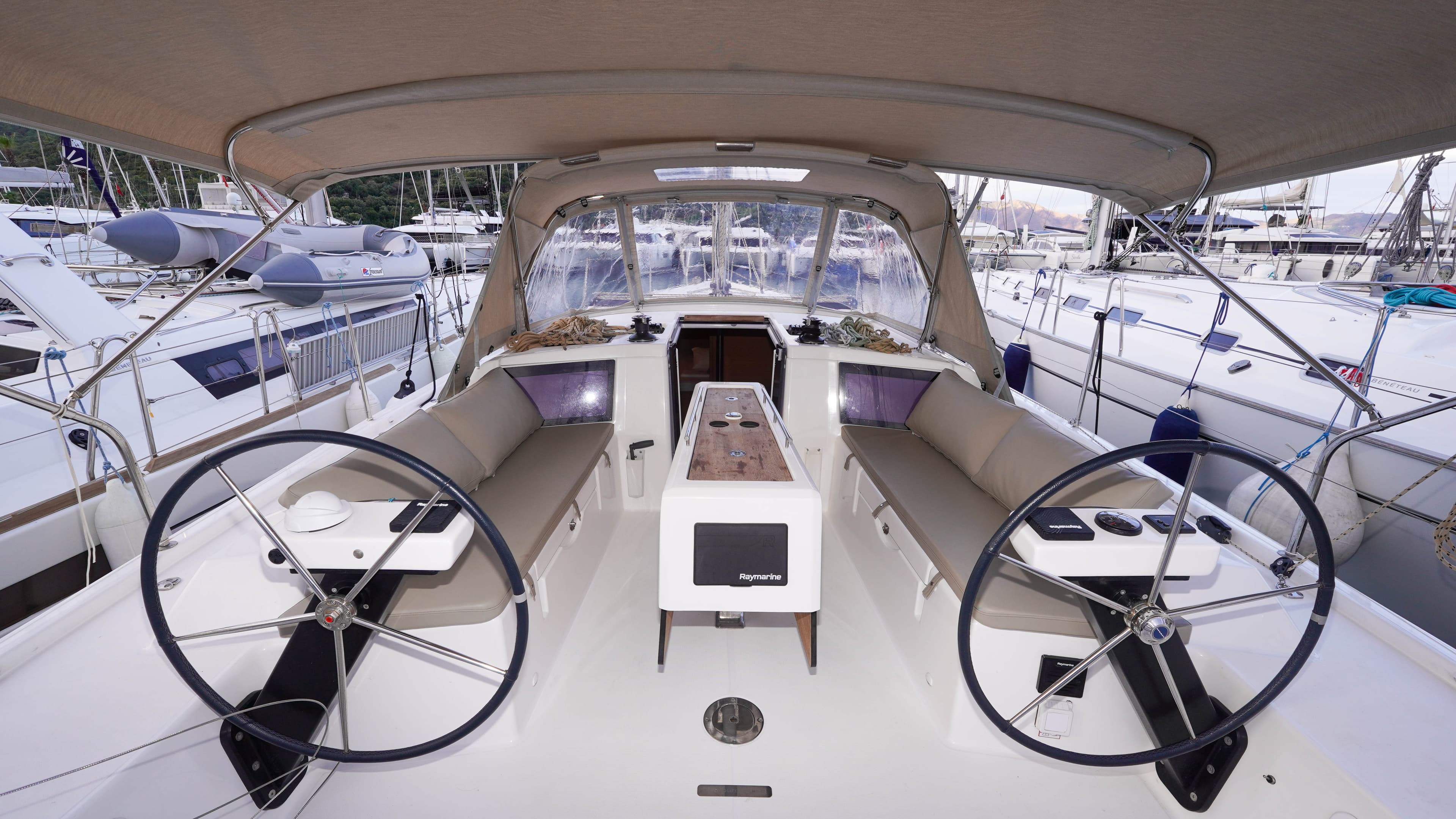 Dufour 390 - photo 10