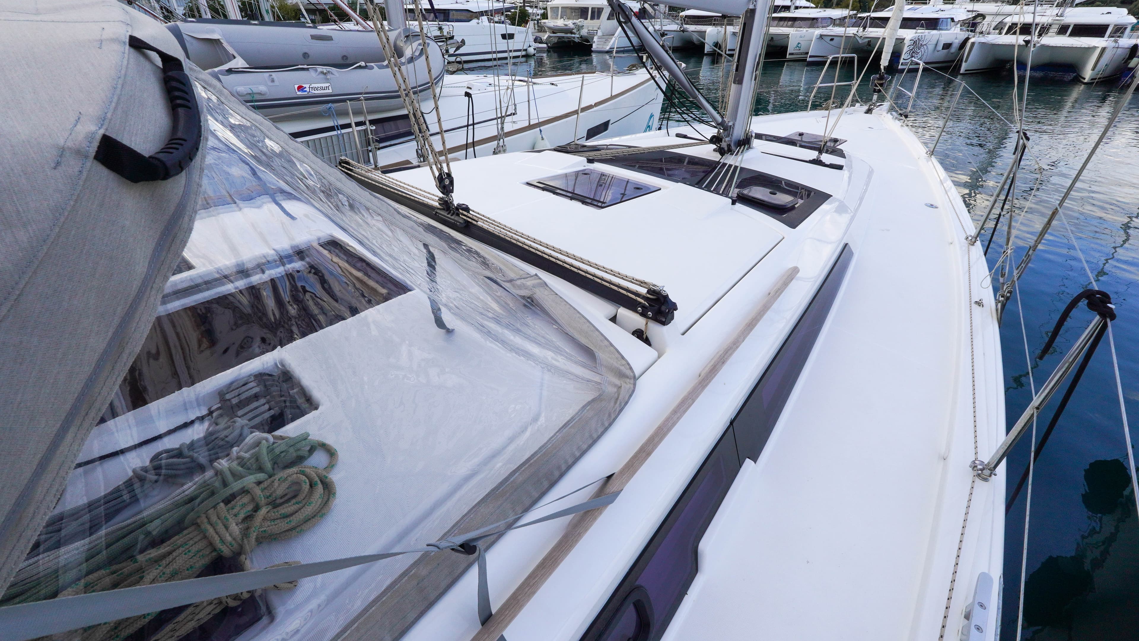 Dufour 390 - photo 47