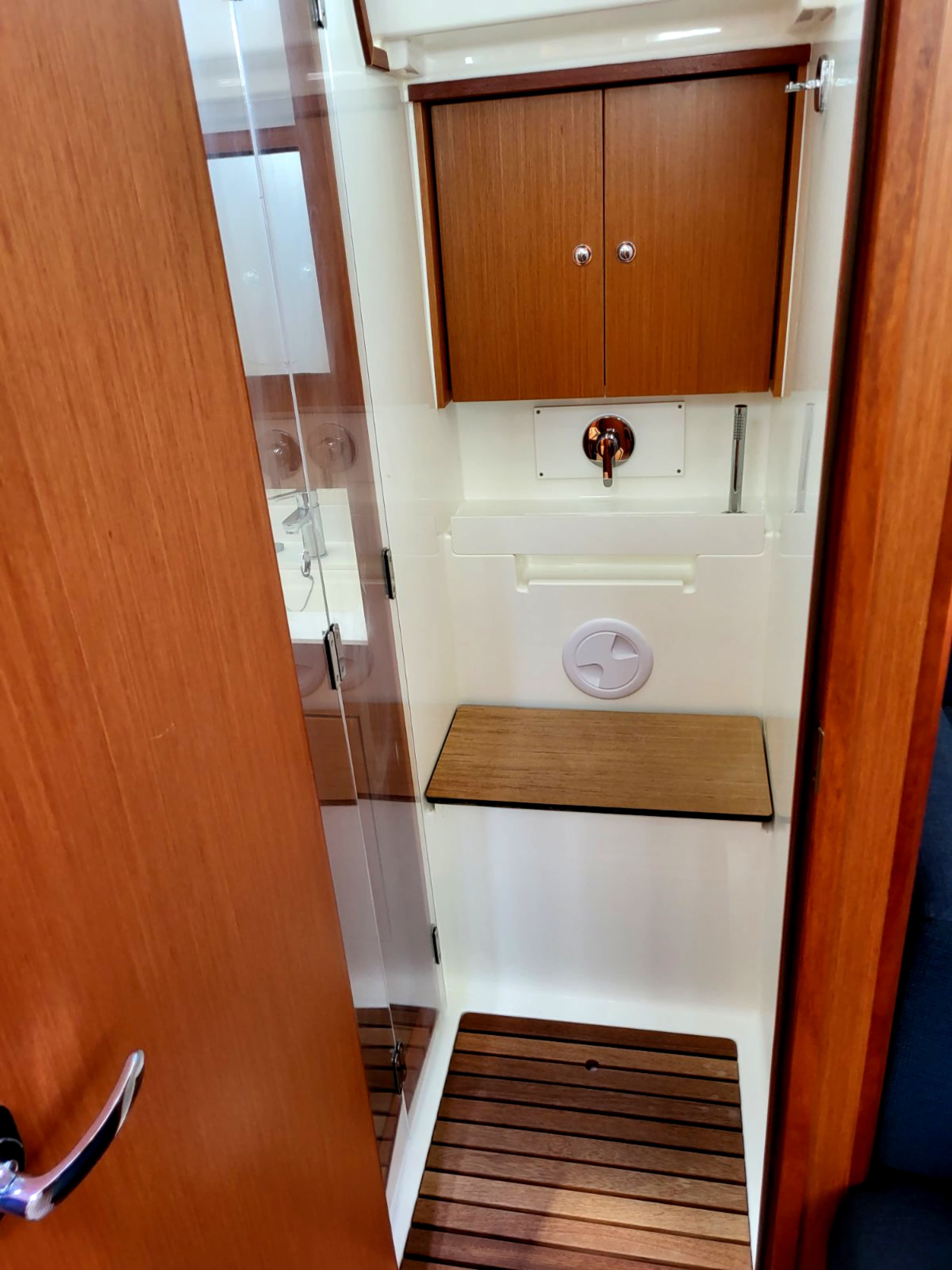 Bavaria C57 - photo 10