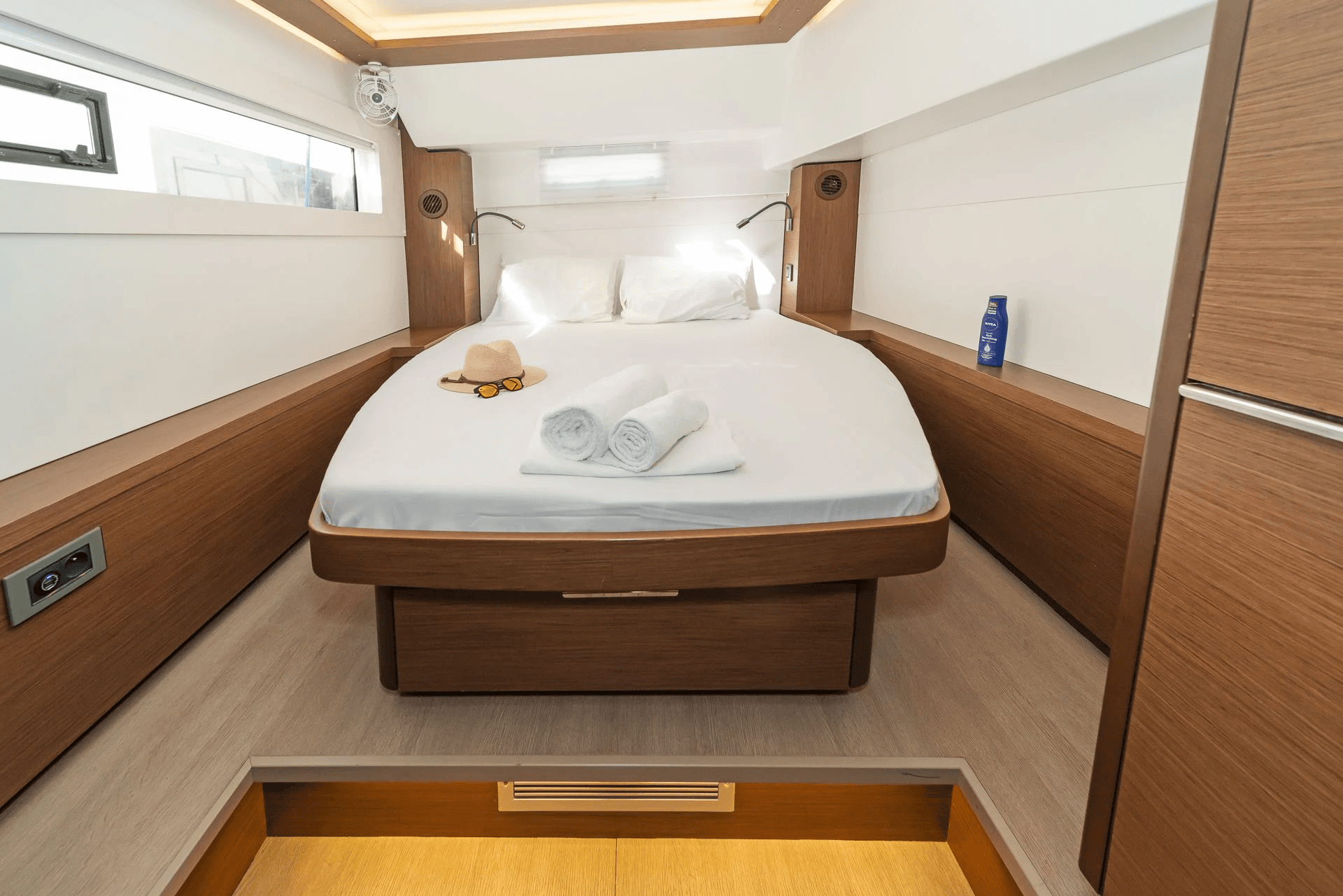 Lagoon 46  - photo 7