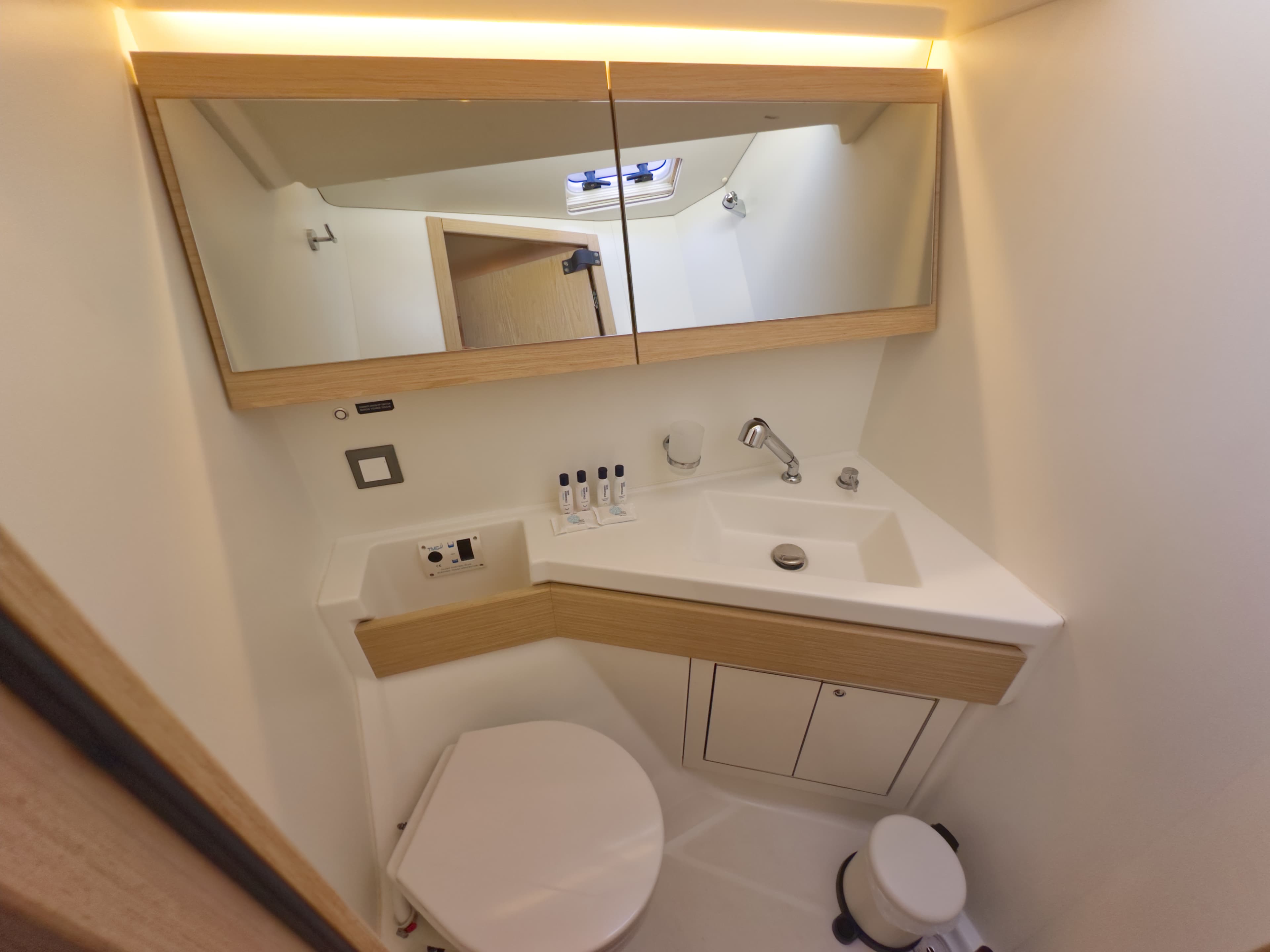 Oceanis 46.1 - photo 22