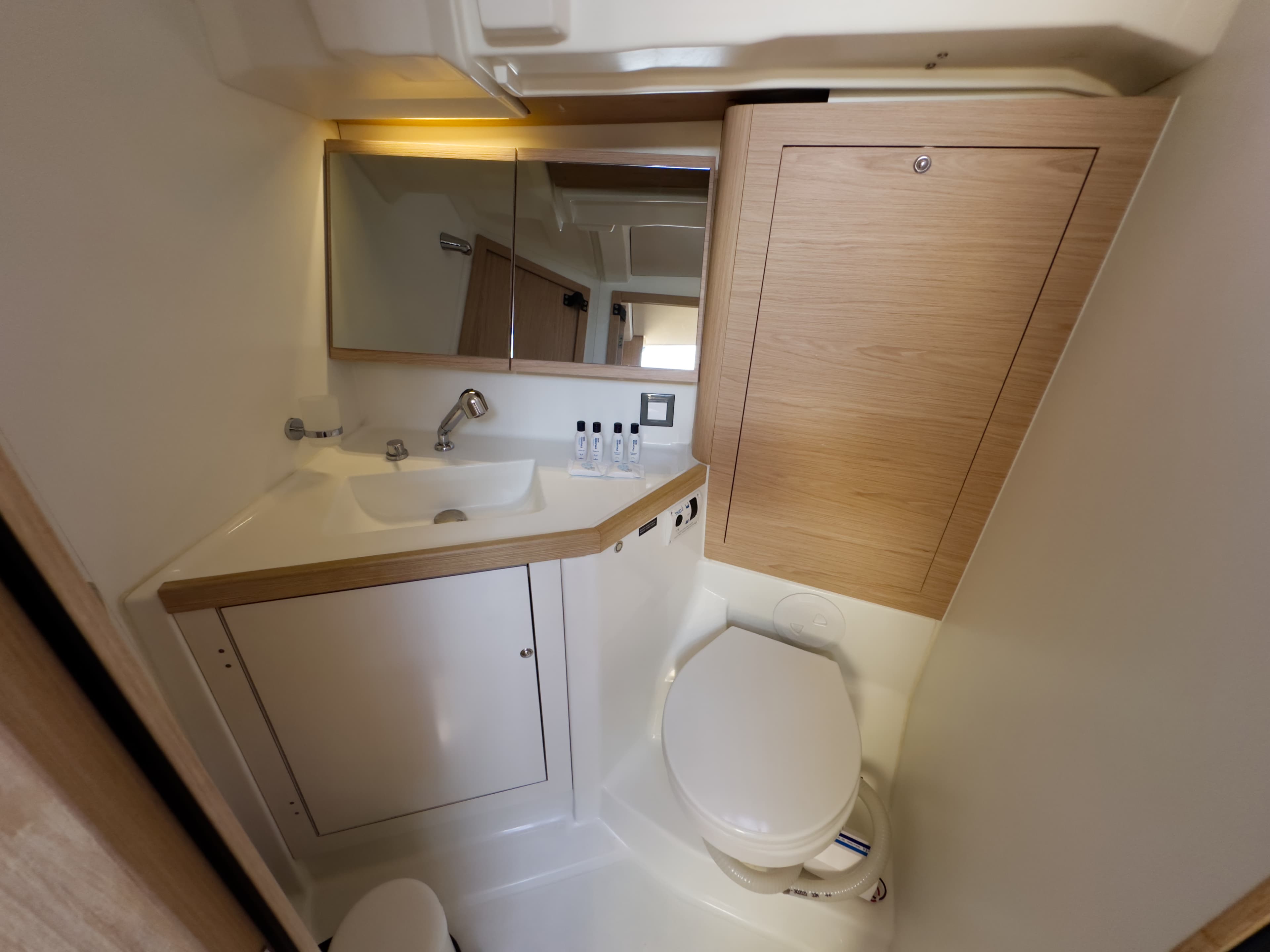 Oceanis 46.1 - photo 26