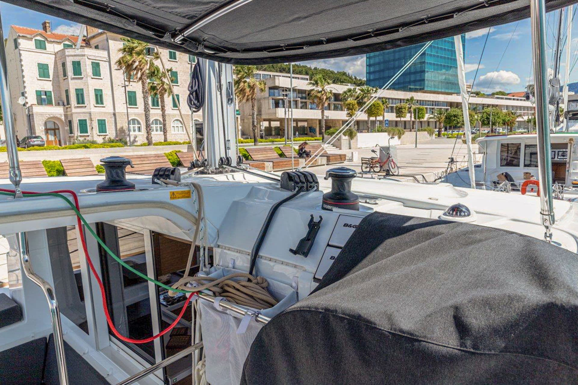 Lagoon 40 - photo 26