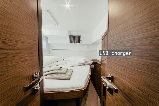 Lagoon 40 - photo 15