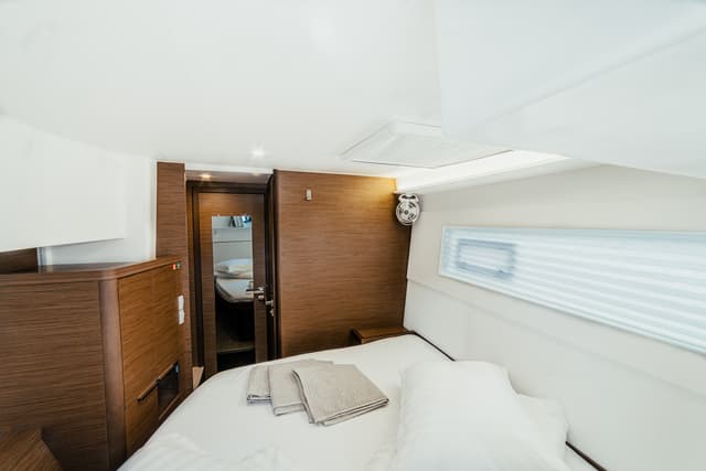 Lagoon 40 - photo 17