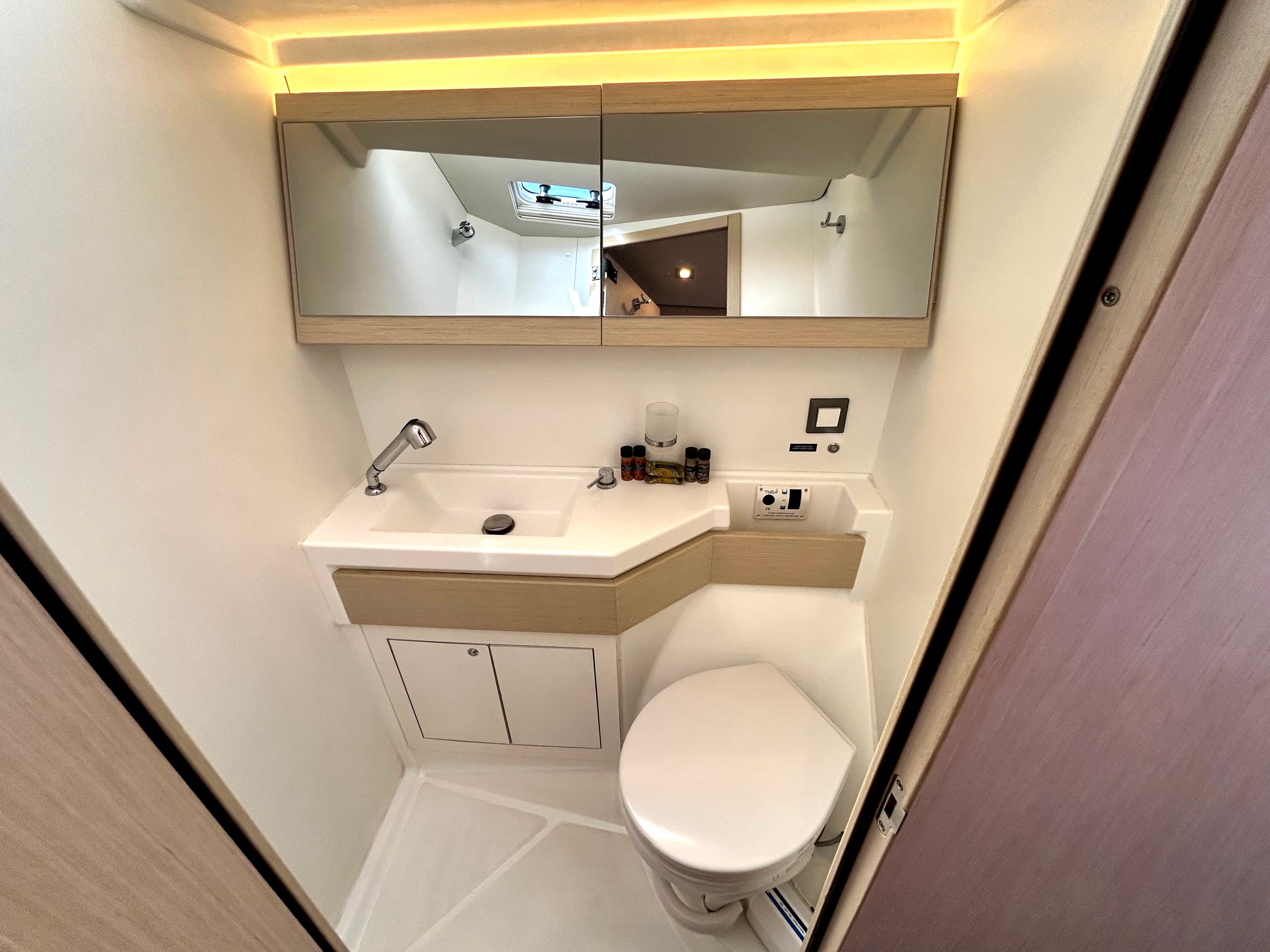 Oceanis 46.1 - photo 12