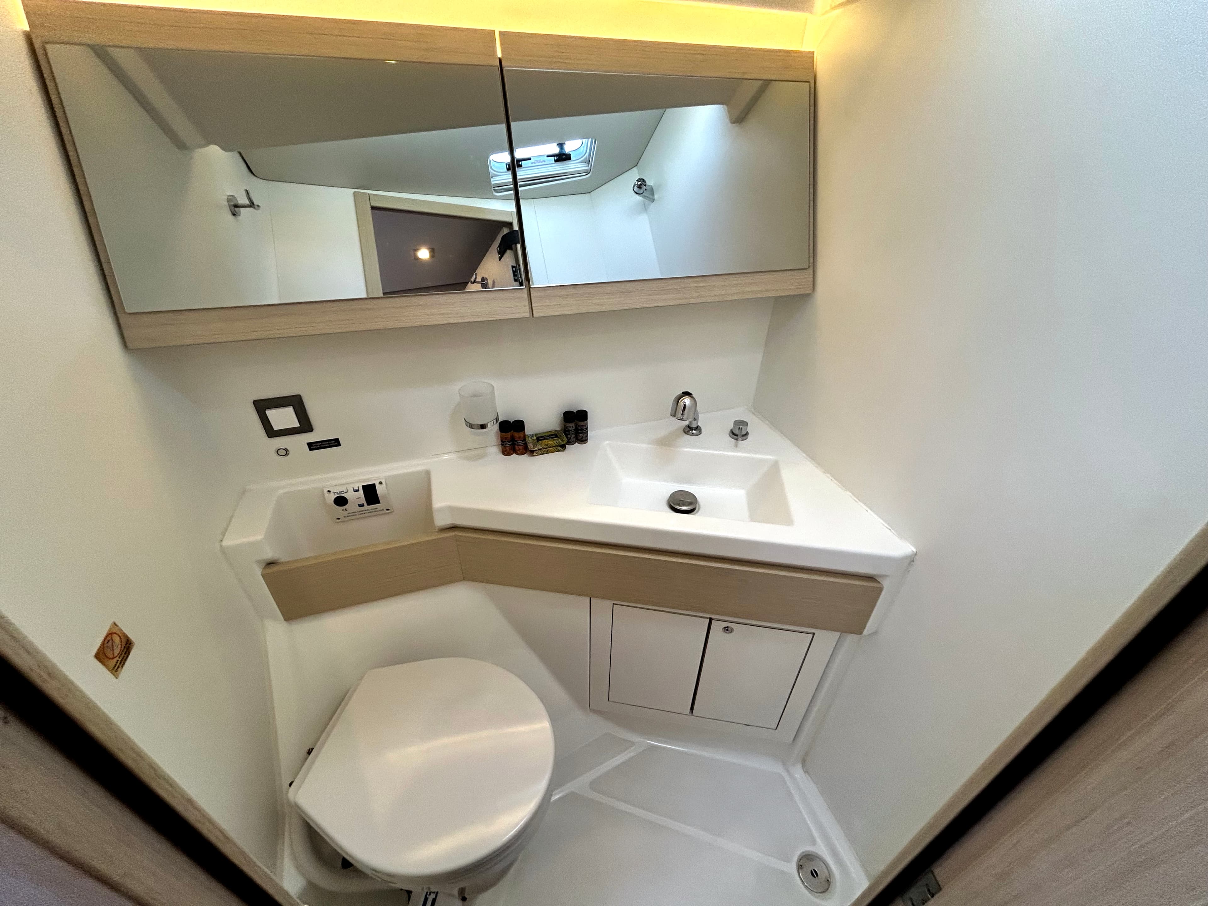 Oceanis 46.1 - photo 14