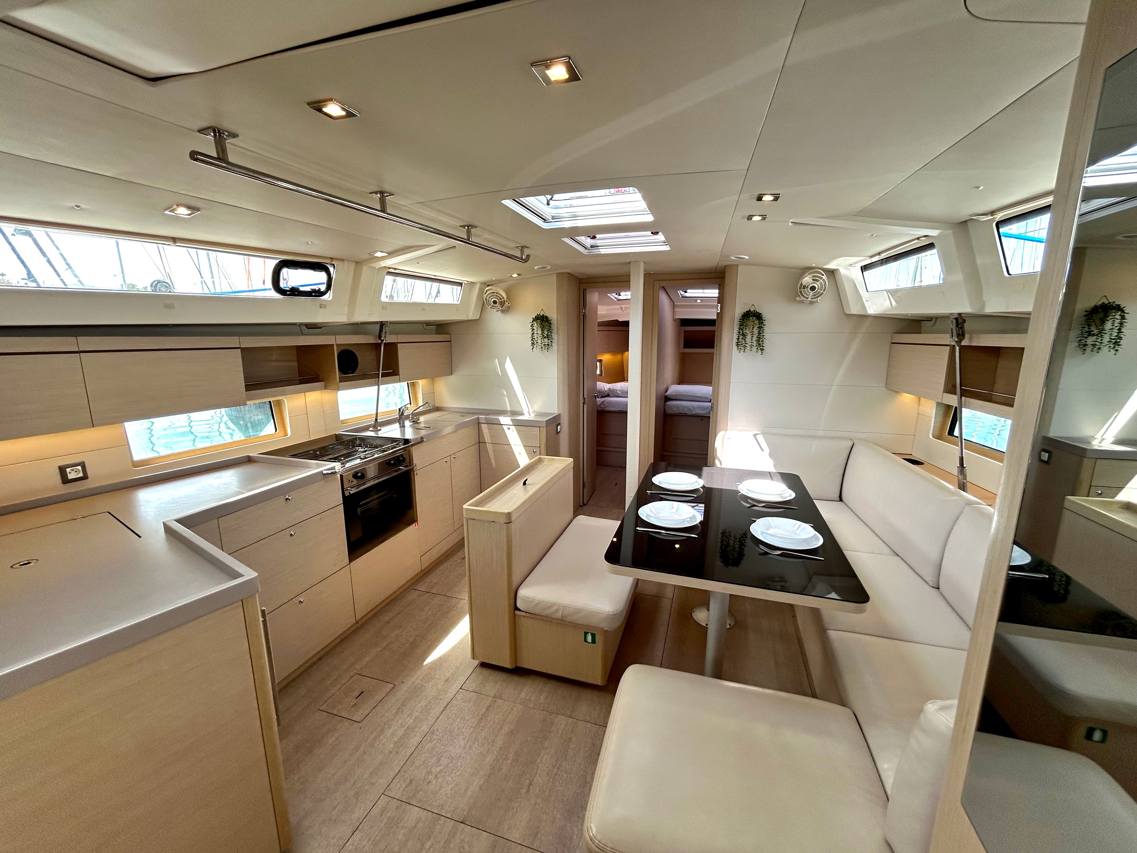 Oceanis 46.1 - photo 7