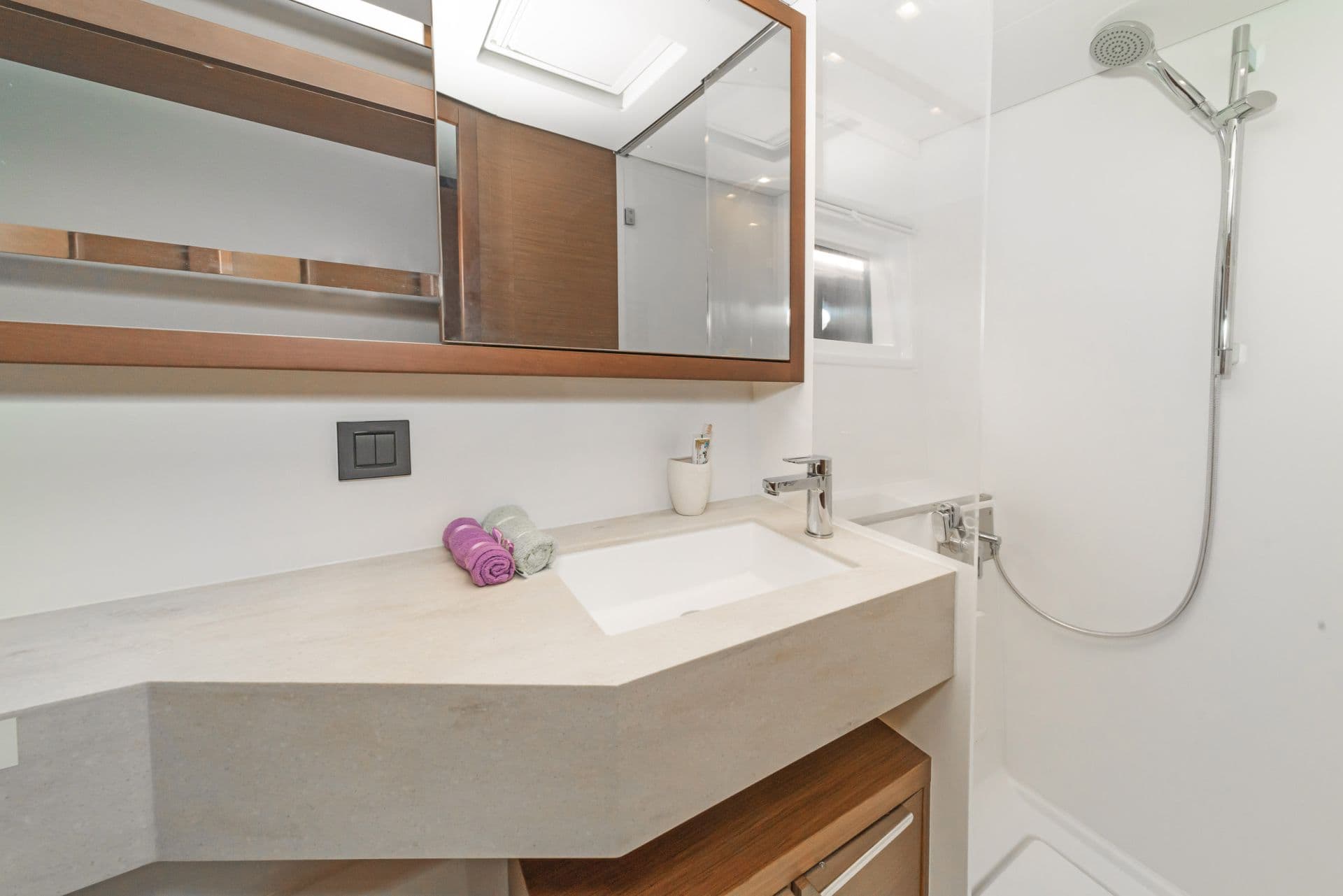 Lagoon 46  - photo 10