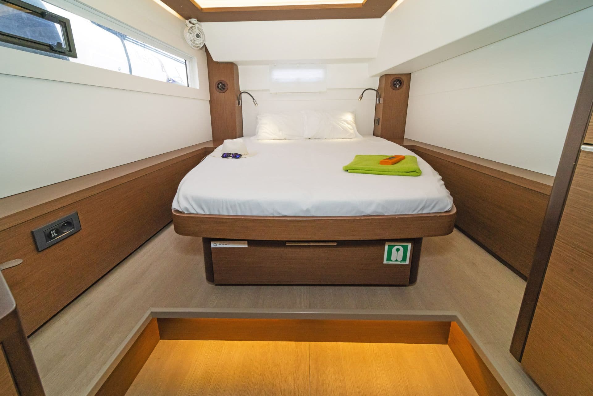 Lagoon 46  - photo 5