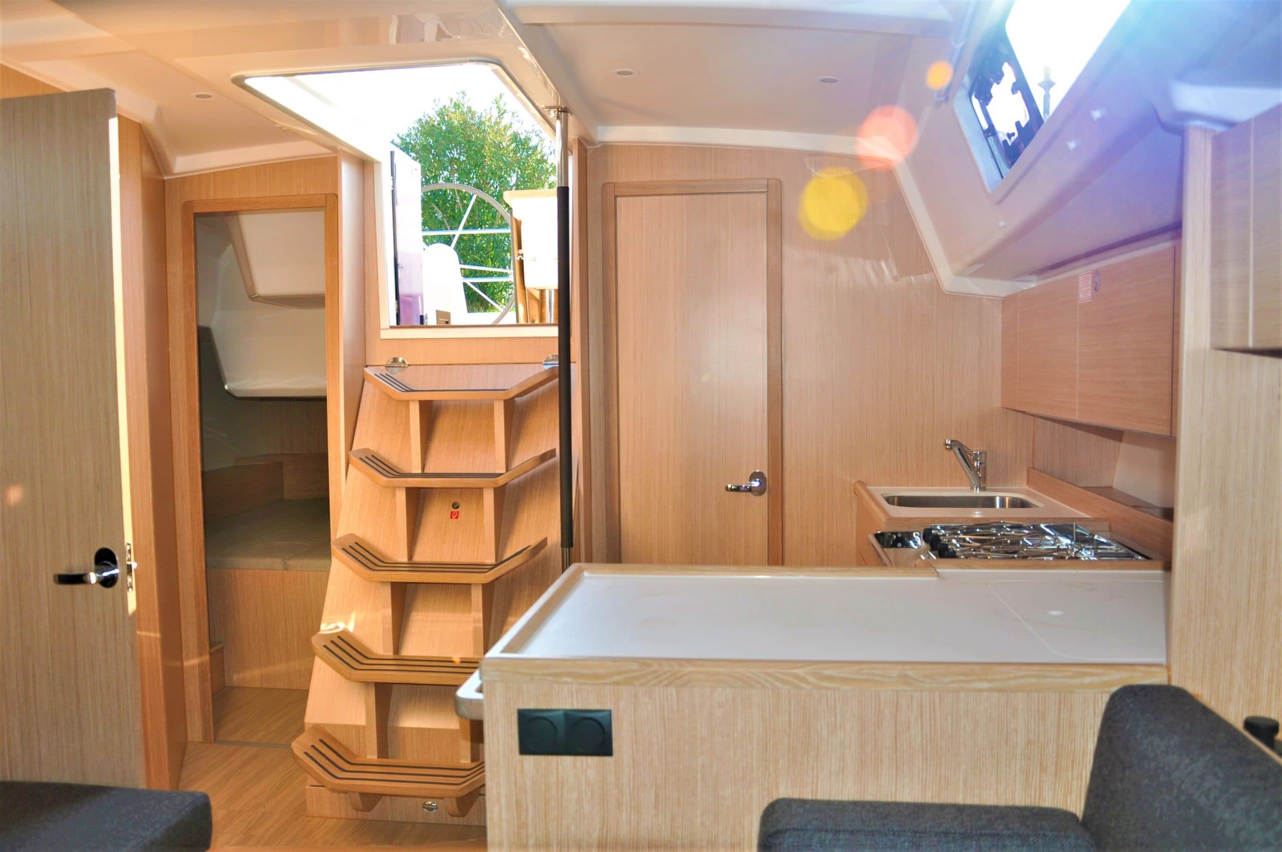 Bavaria C42 - photo 7