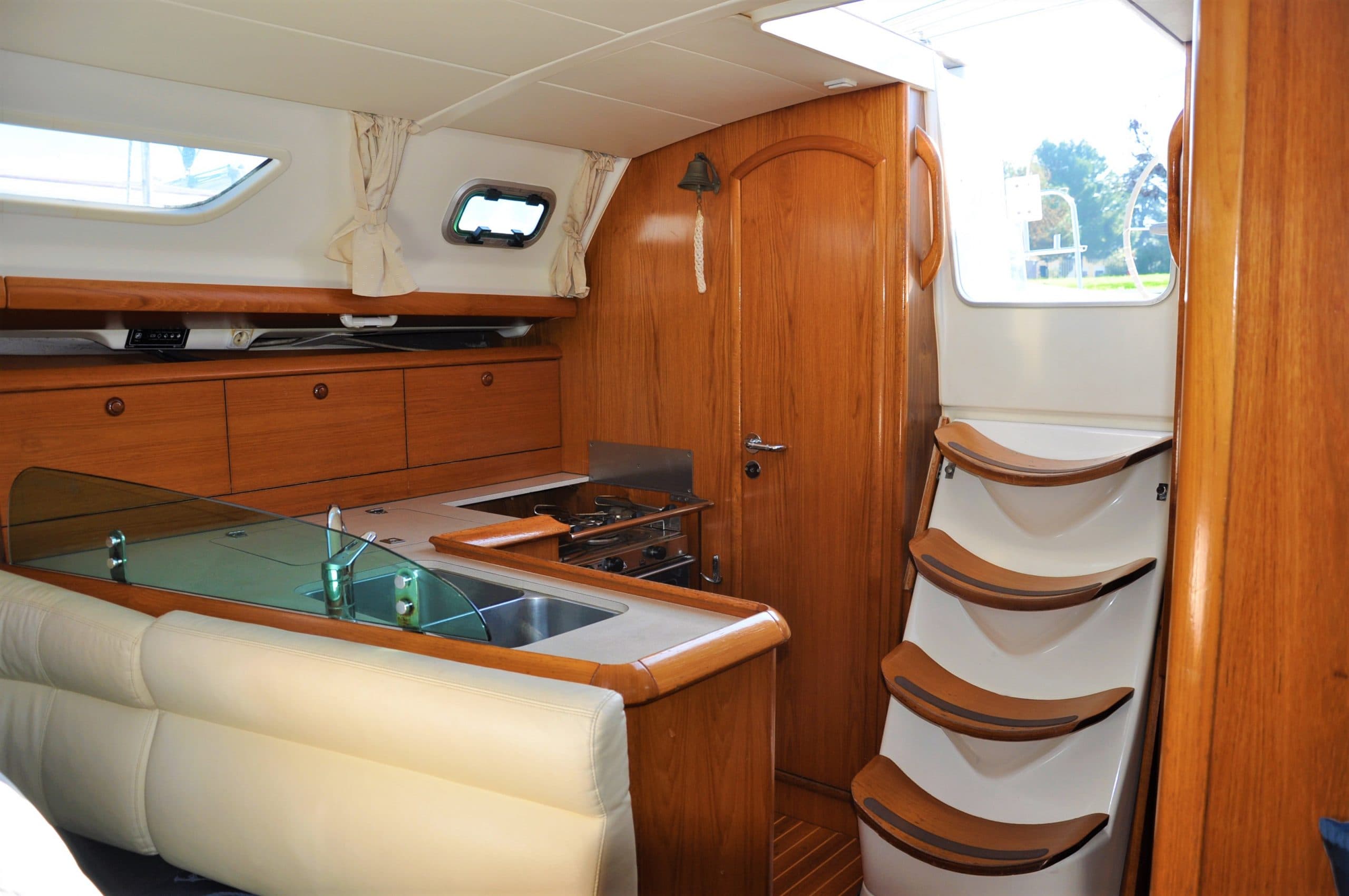 Sun Odyssey 37 - photo 4