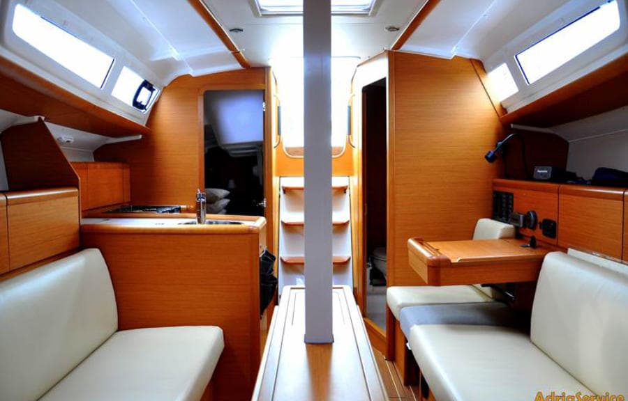 Sun Odyssey 33i - photo 5