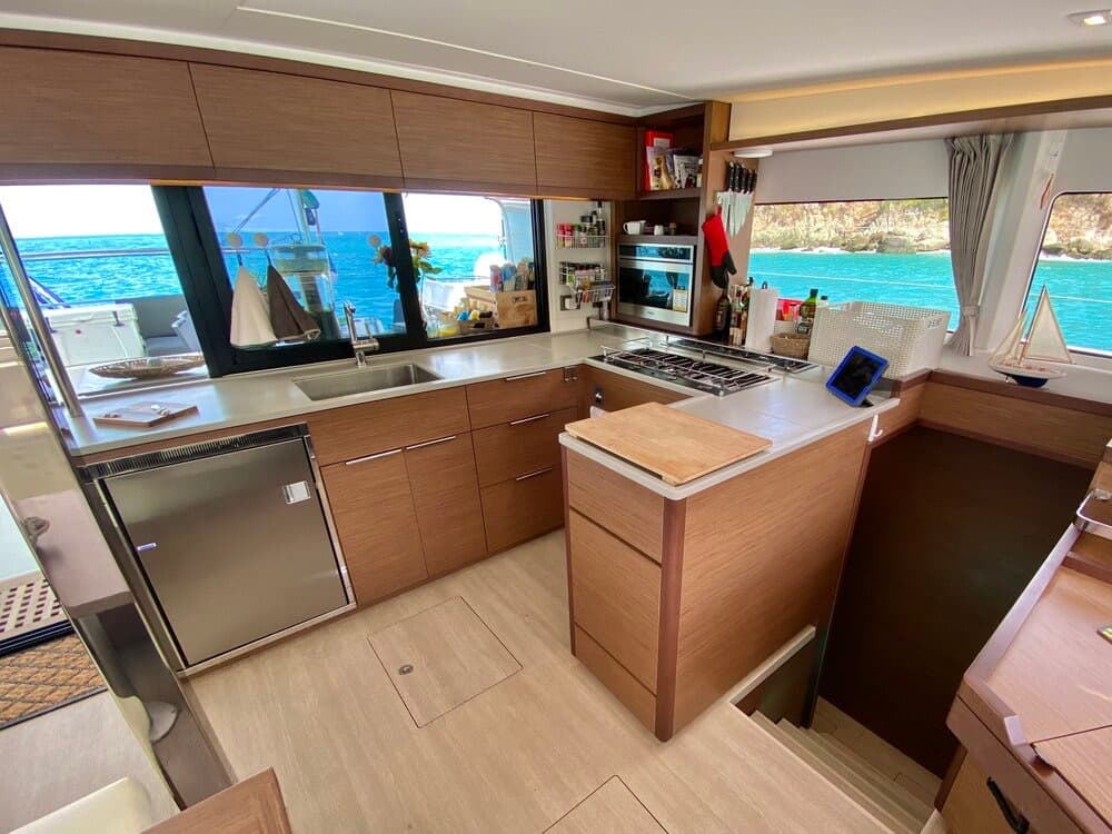 Lagoon 46  - photo 8