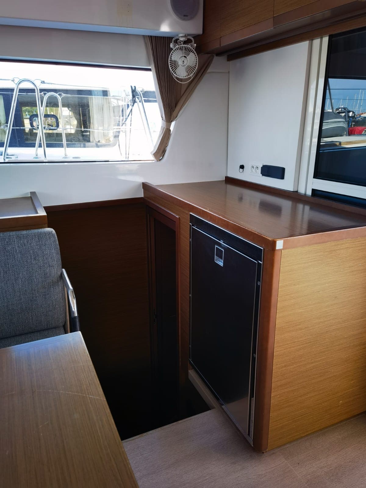 Lagoon 40 - photo 25