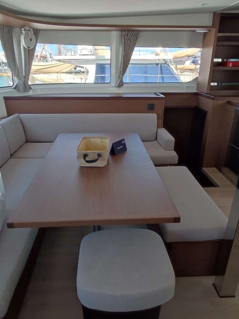 Lagoon 46  - photo 9