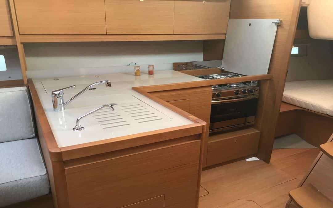 Dufour 390 - photo 14