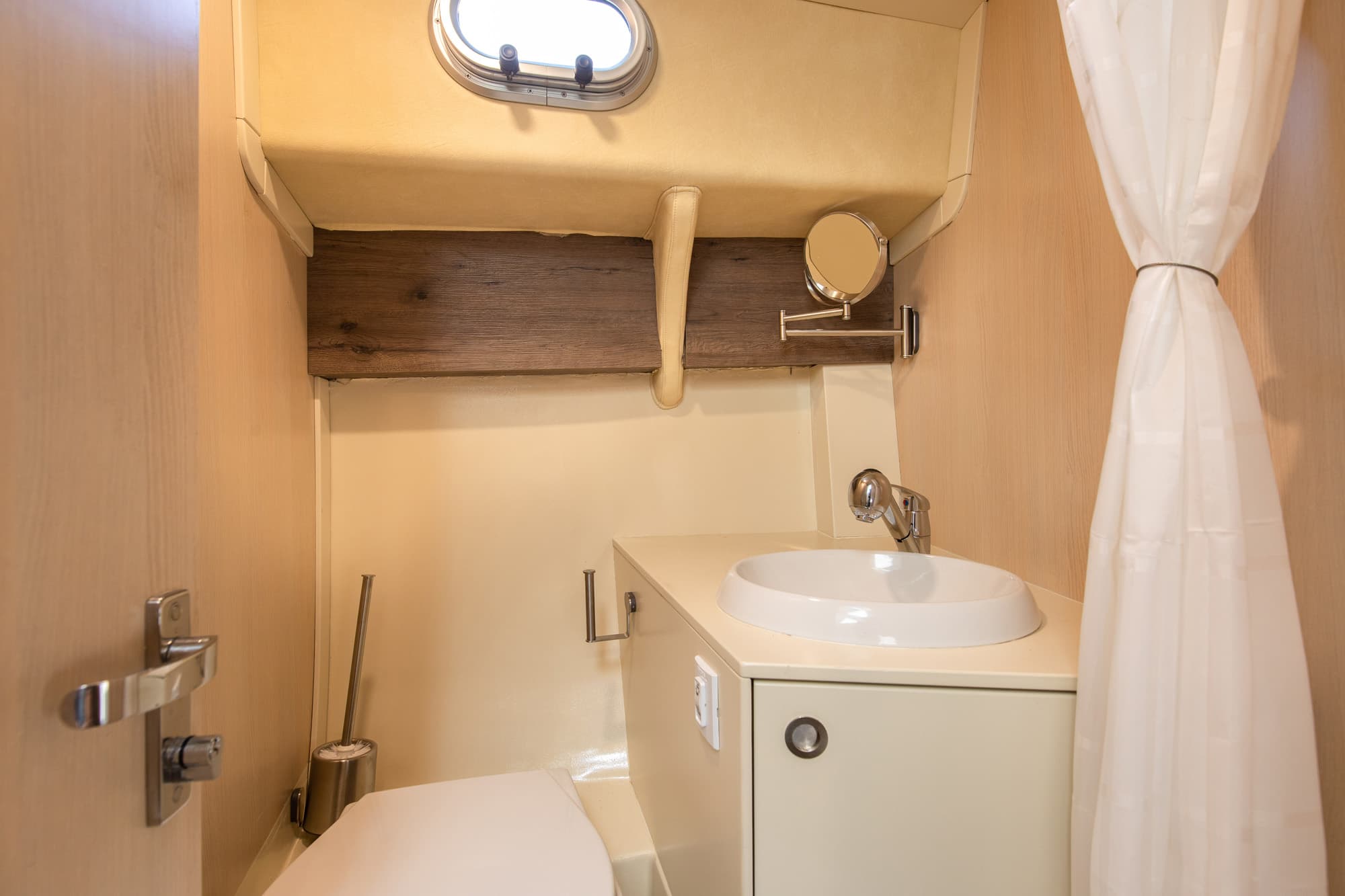 Motorboat - photo 21