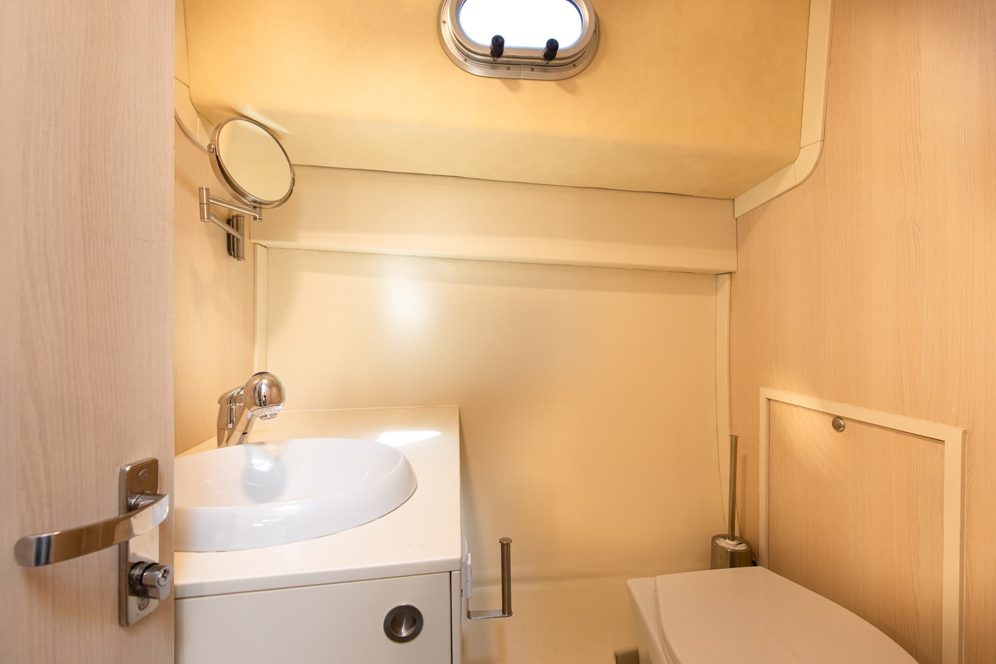 Motorboat - photo 12