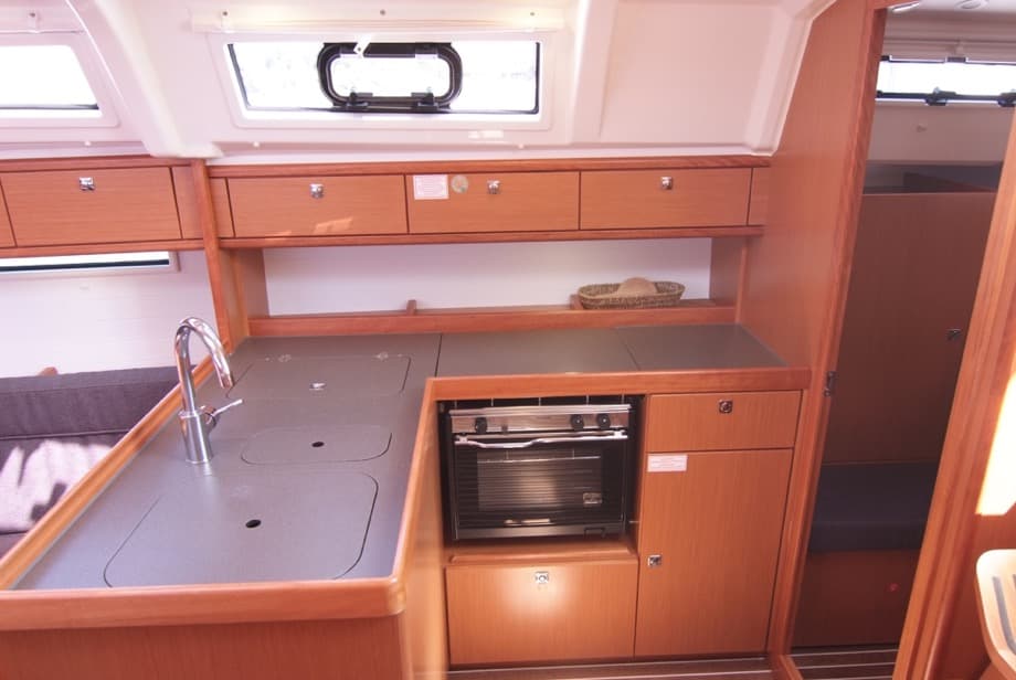 Bavaria Cruiser 37 - photo 9