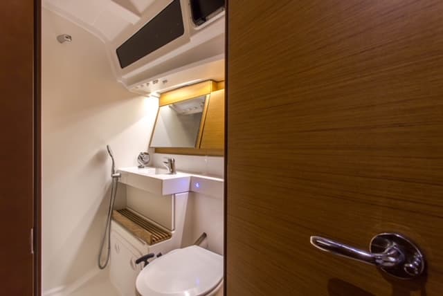 Sun Odyssey 440 - photo 6