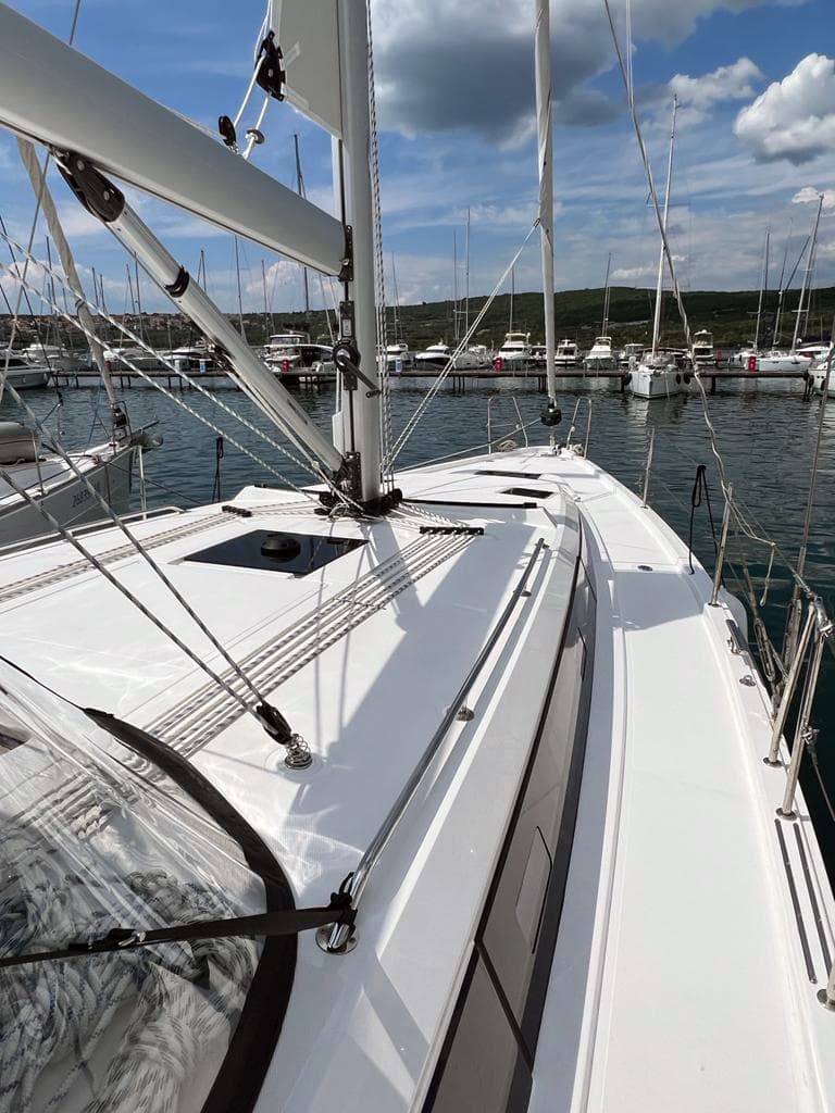 Bavaria C42 - photo 27