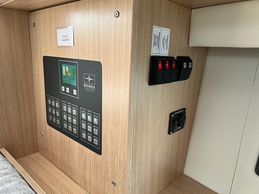 Bavaria C42 - photo 17