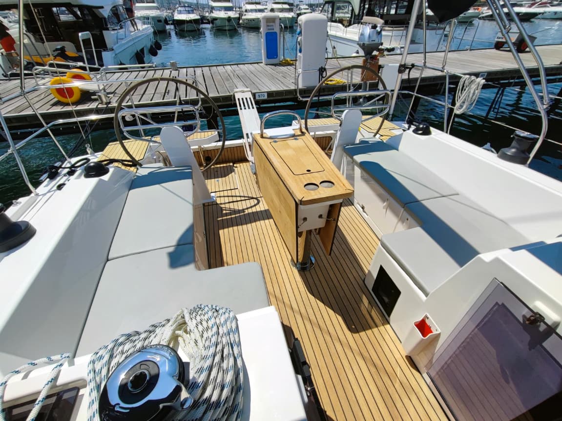 Bavaria C42 - photo 22