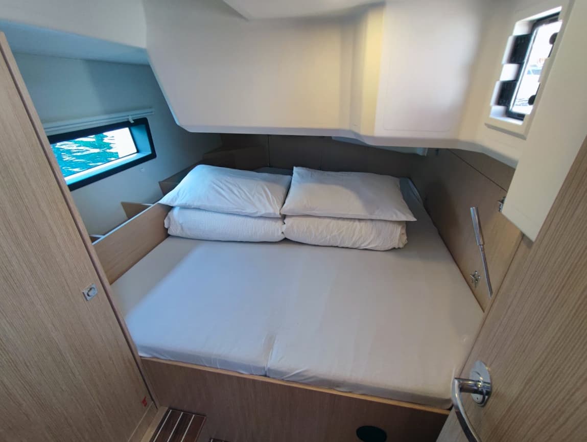 Bavaria C42 - photo 39