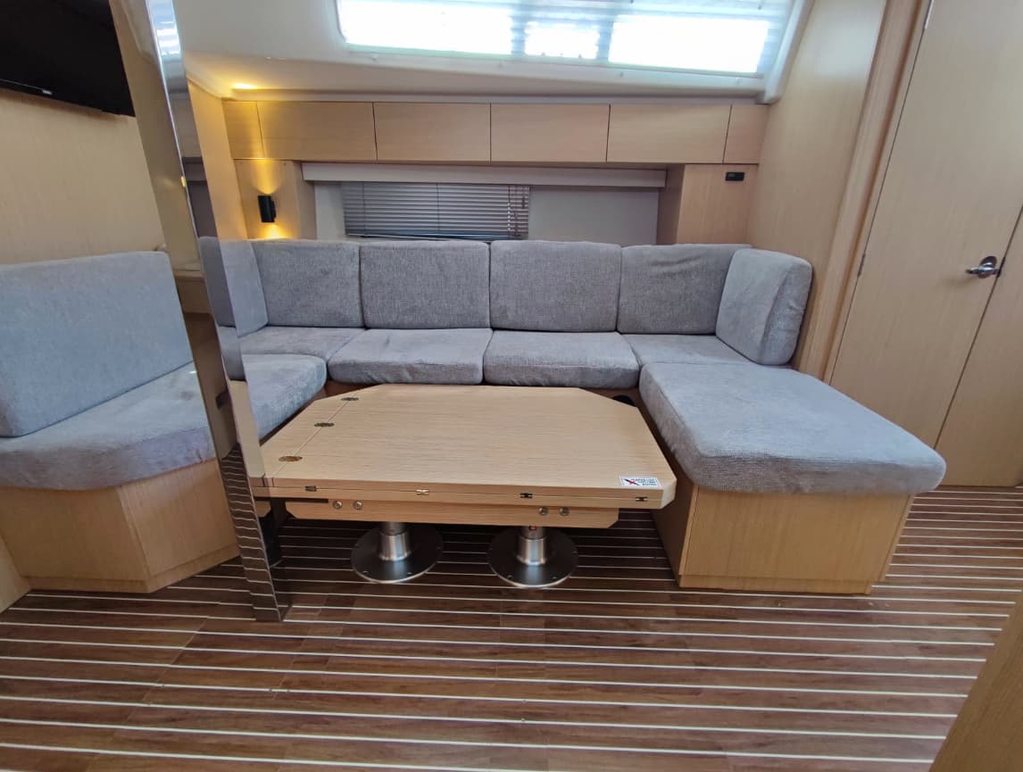 Bavaria C42 - photo 6