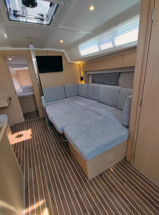 Bavaria C42 - photo 11