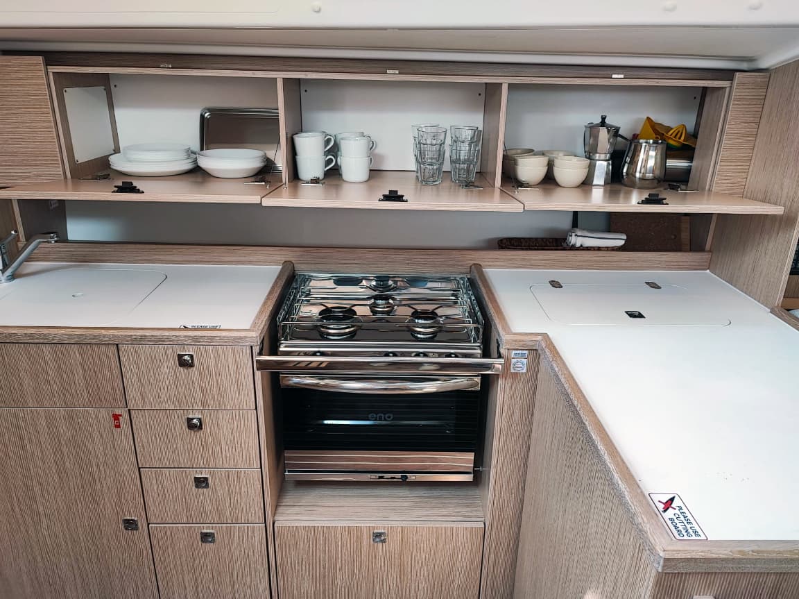 Bavaria C42 - photo 33