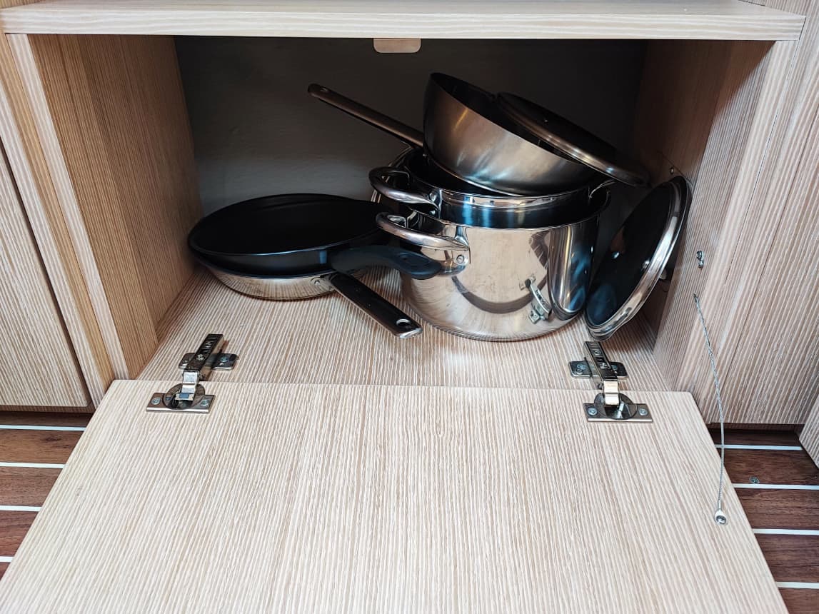 Bavaria C42 - photo 15