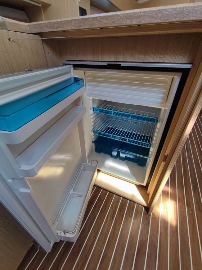 Bavaria C42 - photo 30