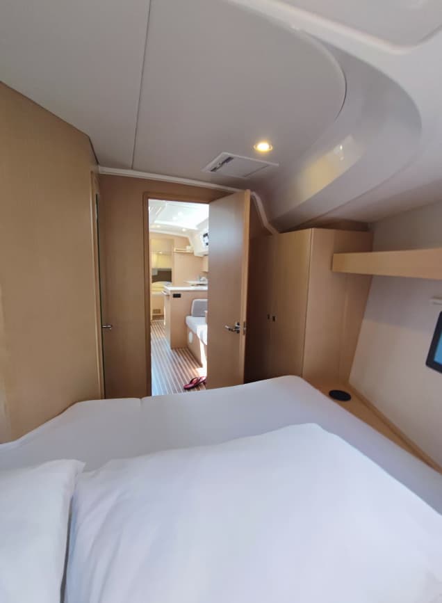 Bavaria C42 - photo 31