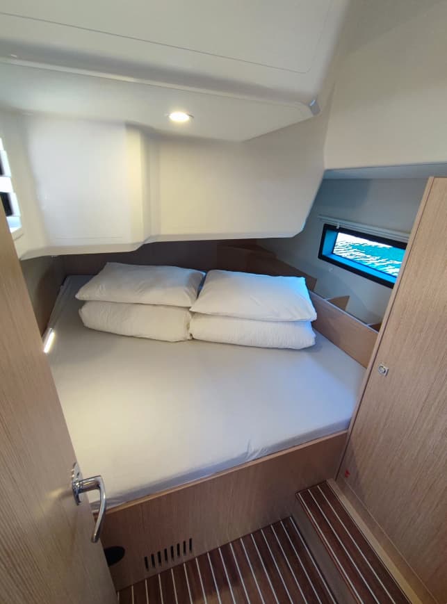 Bavaria C42 - photo 14