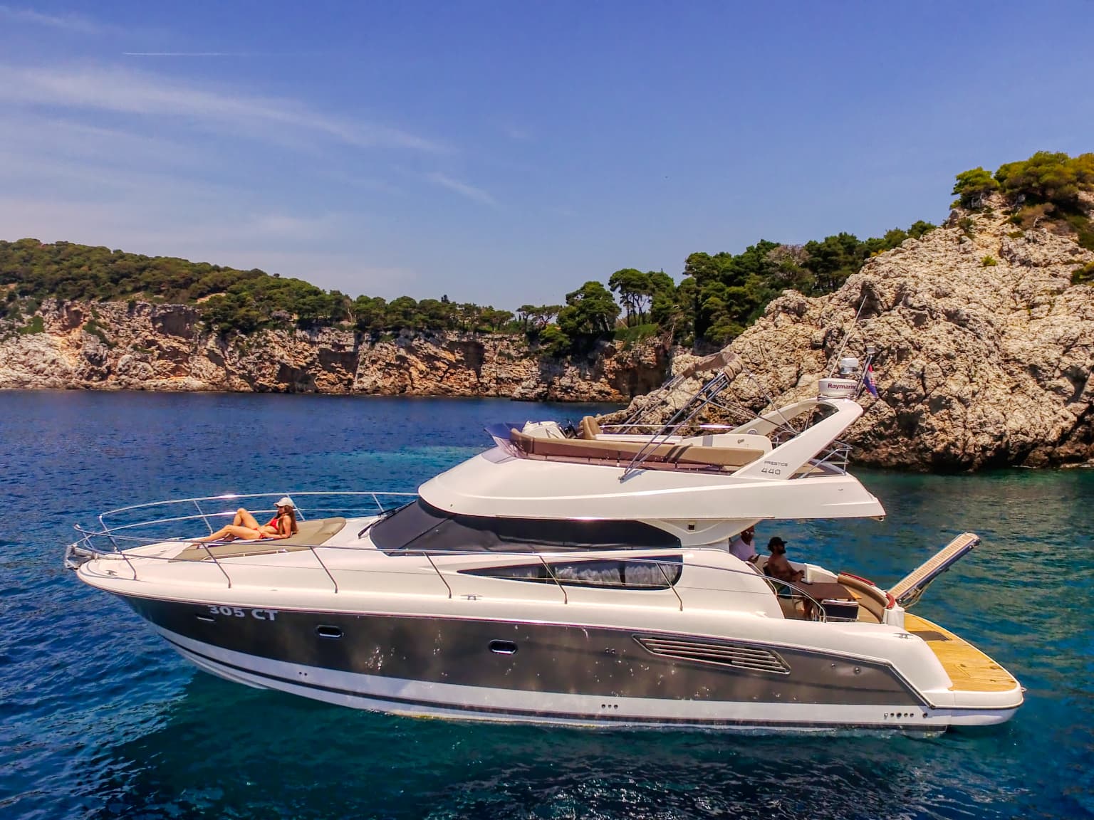 Prestige 440 - photo