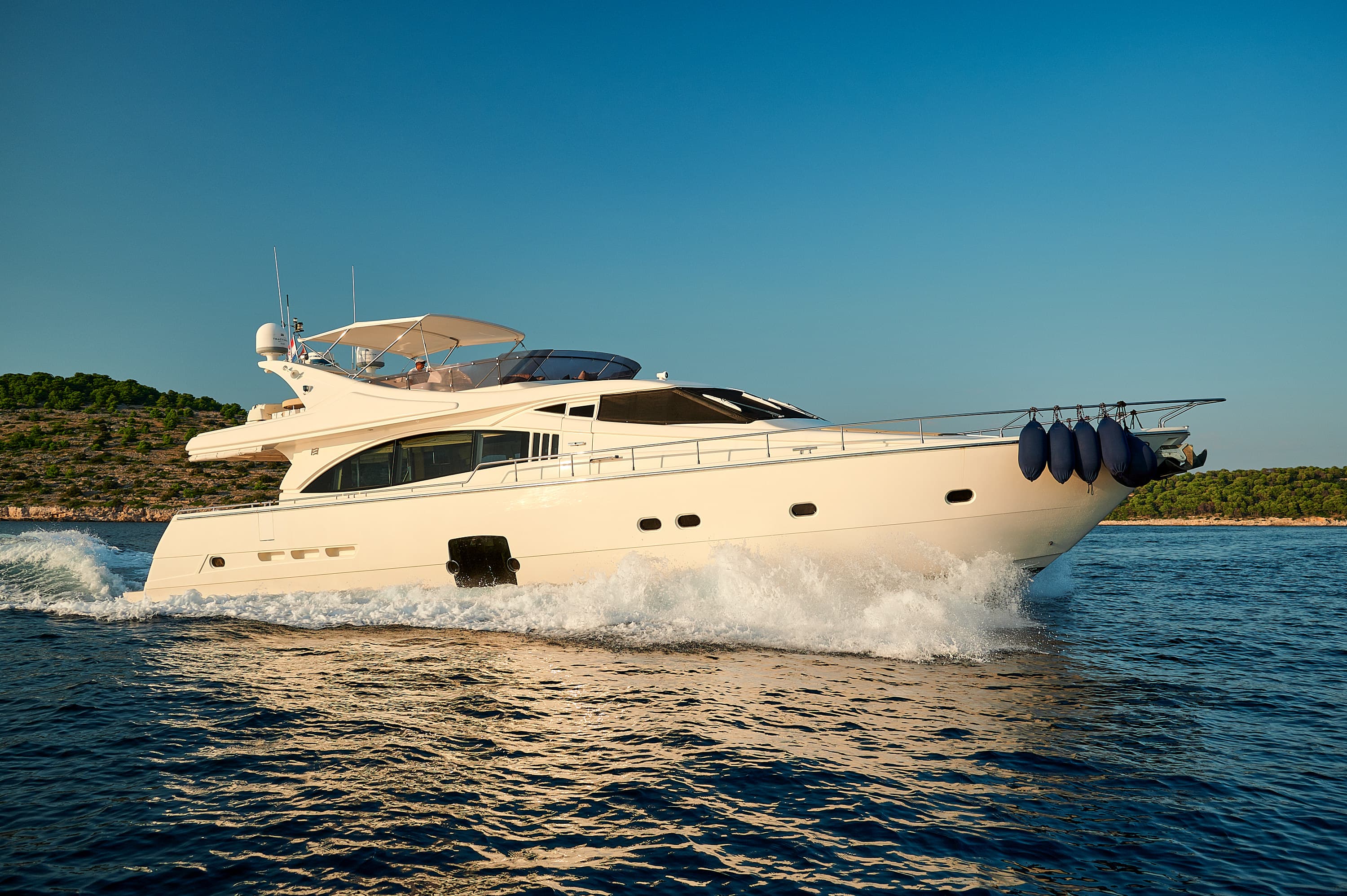 Ferretti 730 - photo 17